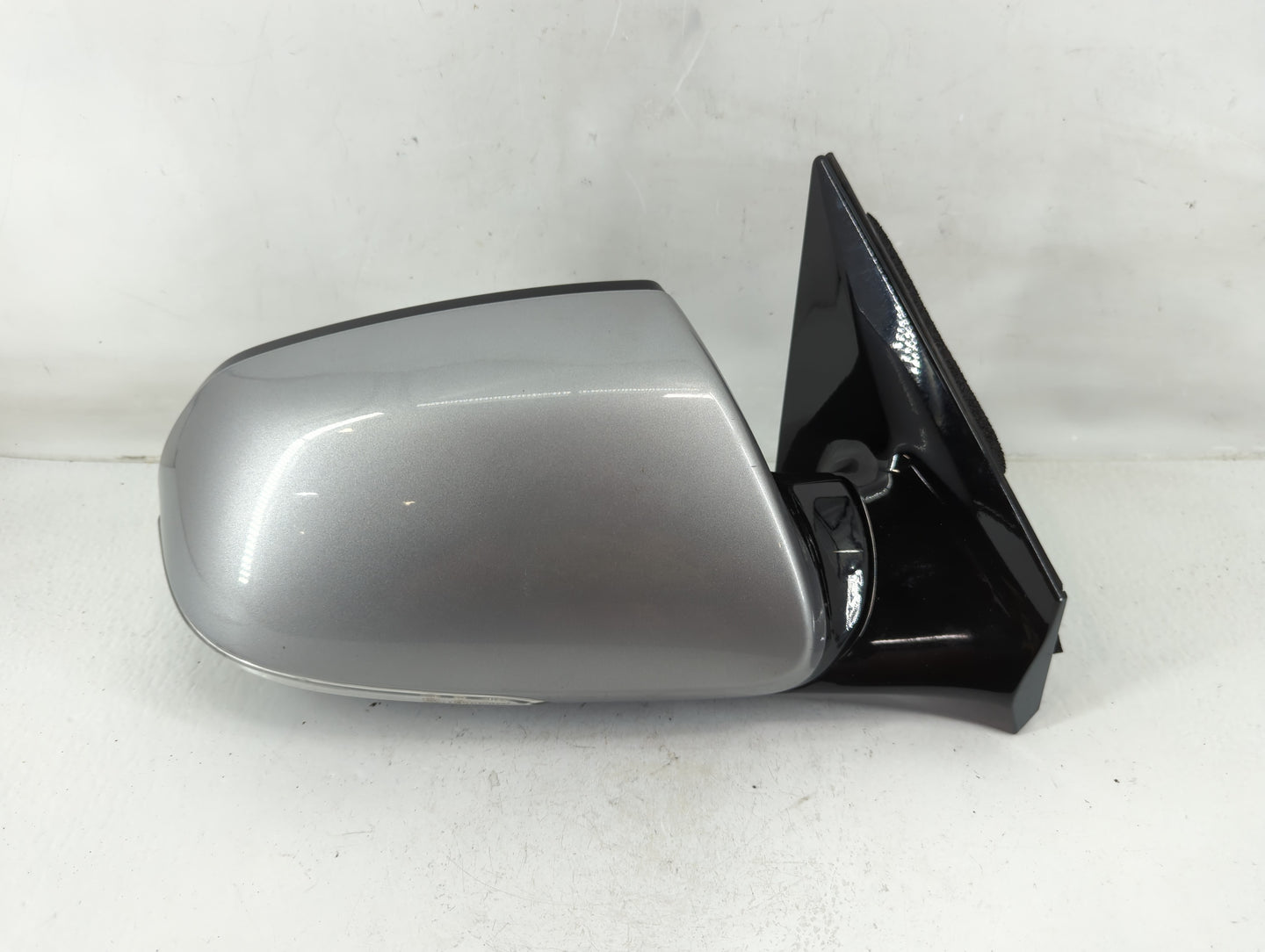 2016 Hyundai Santa Fe Driver Side View Mirror - Left Door Mirror OEM Used - Oemusedautoparts1.com