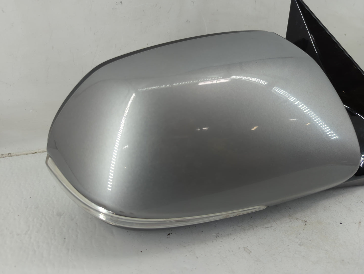 2016 Hyundai Santa Fe Driver Side View Mirror - Left Door Mirror OEM Used - Oemusedautoparts1.com