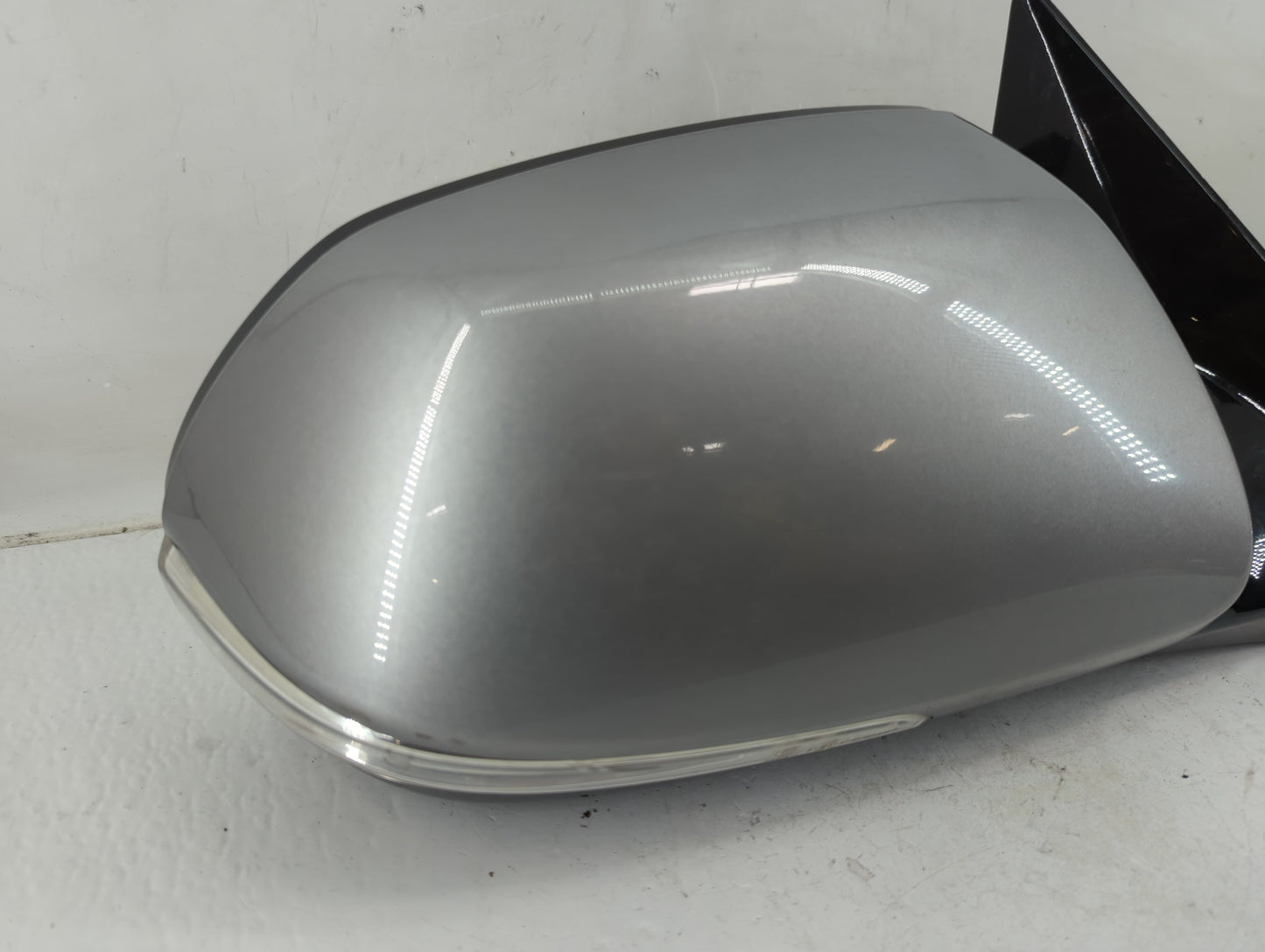 2016 Hyundai Santa Fe Driver Side View Mirror - Left Door Mirror OEM Used - Oemusedautoparts1.com