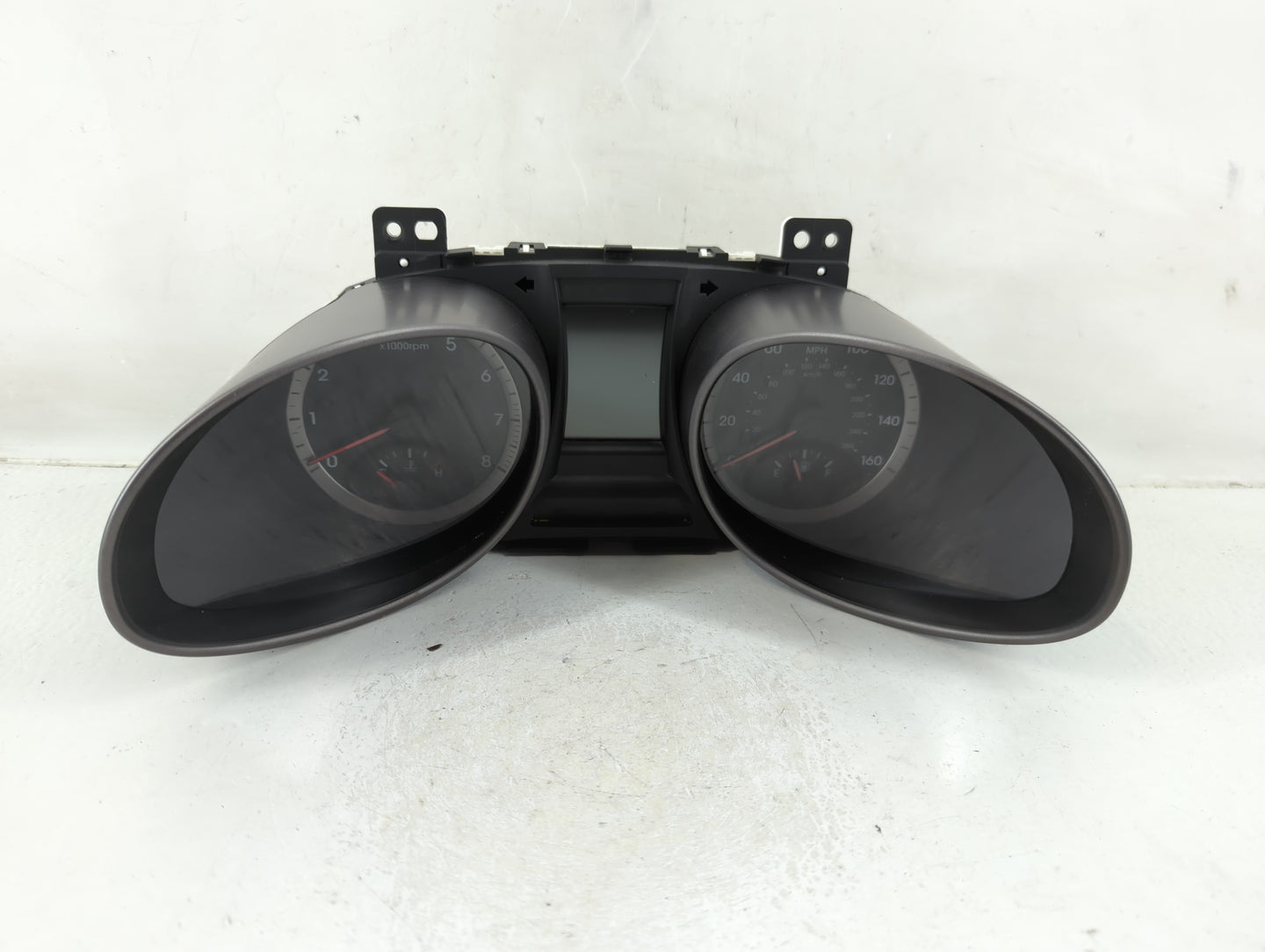 2015-2016 Hyundai Santa Fe Instrument Cluster Speedometer Gauges P/N:94001-4Z310 TN157570-4211, P265Z310 Fits Fits 2015 2016