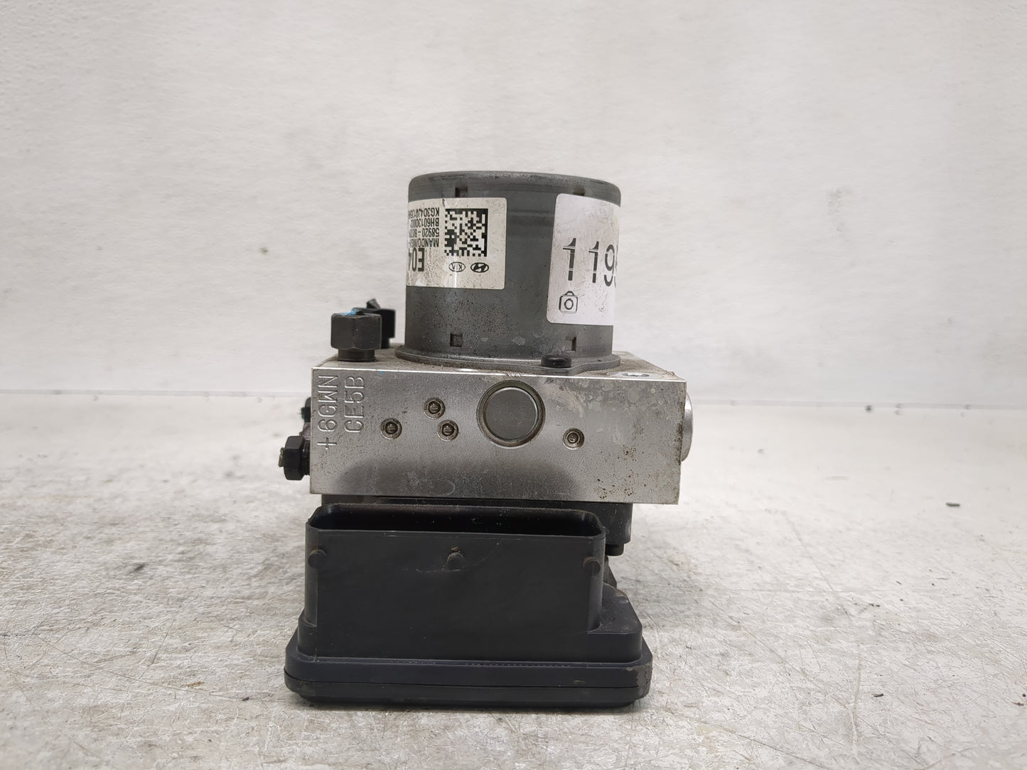 2013-2016 Hyundai Santa Fe ABS Pump Control Module Replacement P/N:BE6003O003 Fits Fits 2013 2014 2015 2016 OEM Used Auto Pa