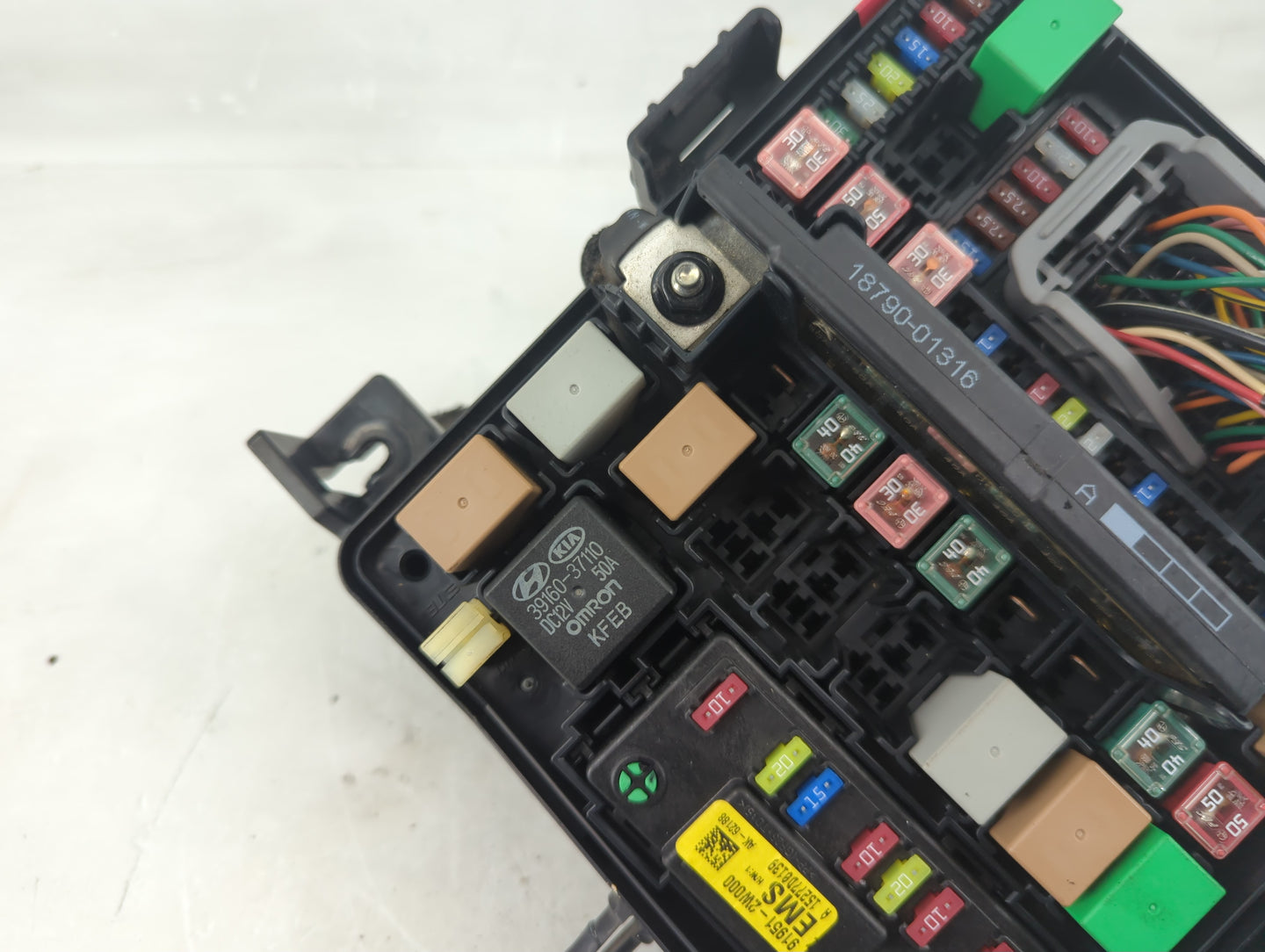 2013-2016 Hyundai Santa Fe Fusebox Fuse Box Panel Relay Module P/N:91210 B8561 Fits Fits 2013 2014 2015 2016 OEM Used Auto P