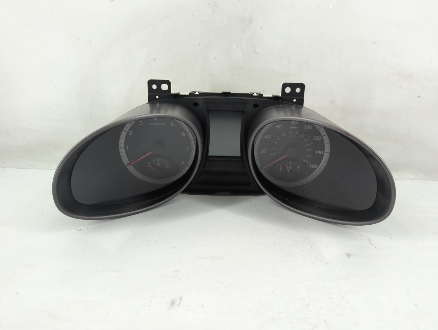 2015-2016 Hyundai Santa Fe Instrument Cluster Speedometer Gauges P/N:94001-4Z300 Fits Fits 2015 2016 OEM Used Auto Parts - O