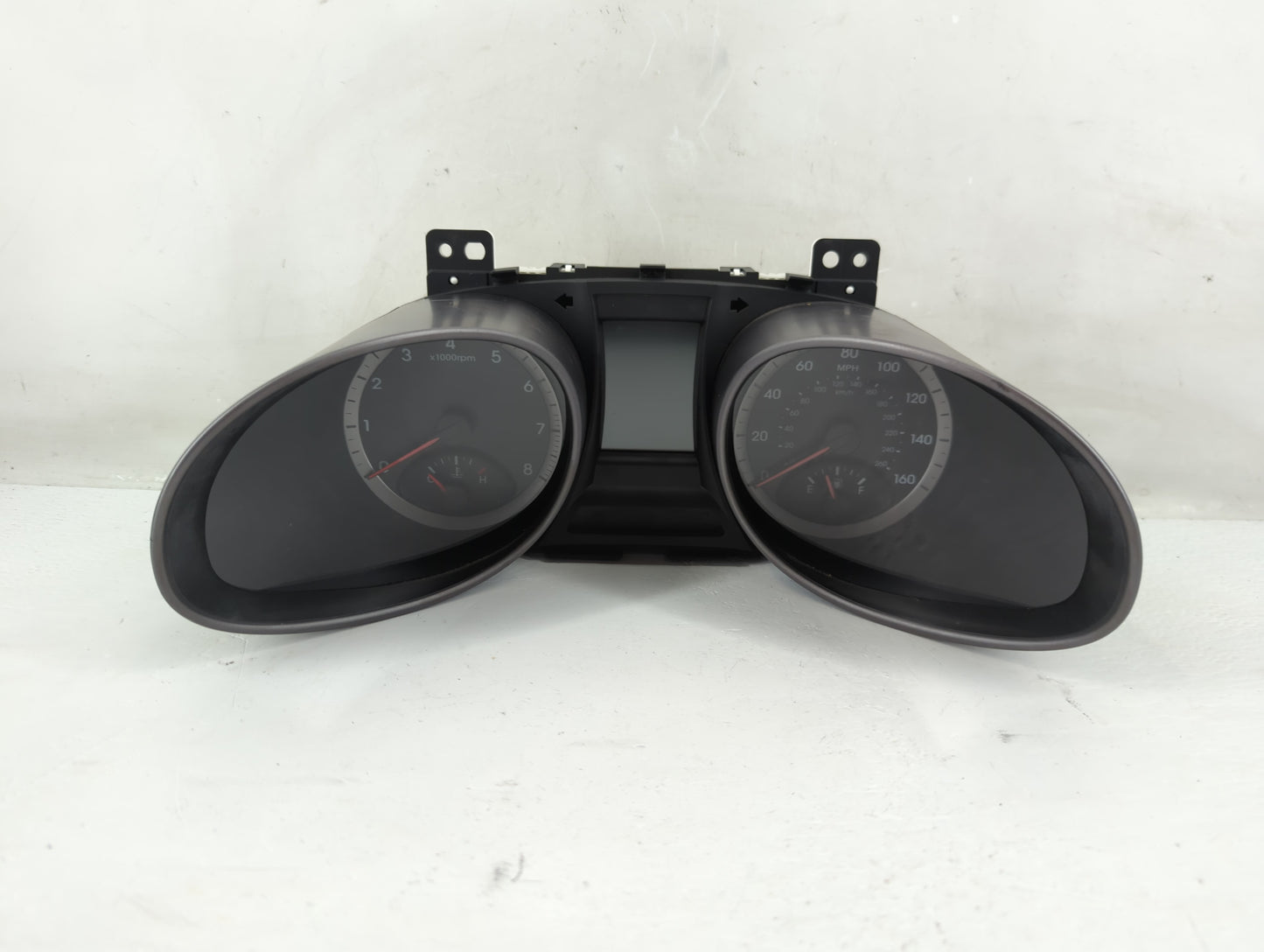 2015-2016 Hyundai Santa Fe Instrument Cluster Speedometer Gauges P/N:94001-4Z300 Fits Fits 2015 2016 OEM Used Auto Parts - O