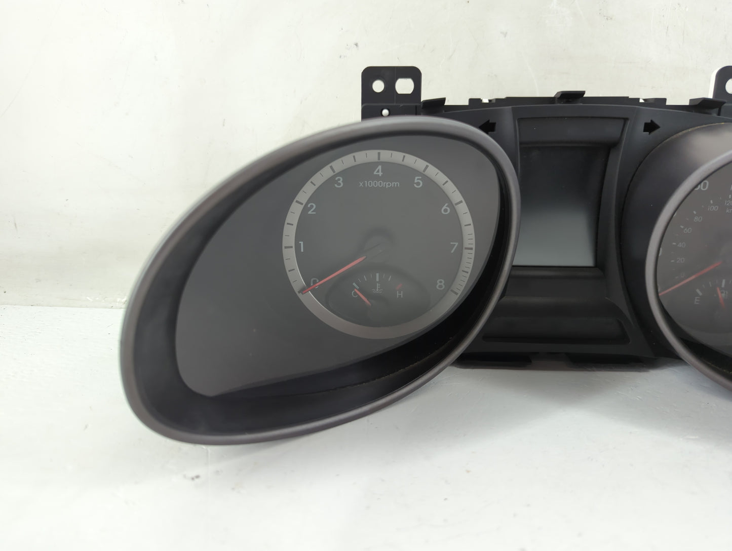 2015-2016 Hyundai Santa Fe Instrument Cluster Speedometer Gauges P/N:94001-4Z300 Fits Fits 2015 2016 OEM Used Auto Parts - O