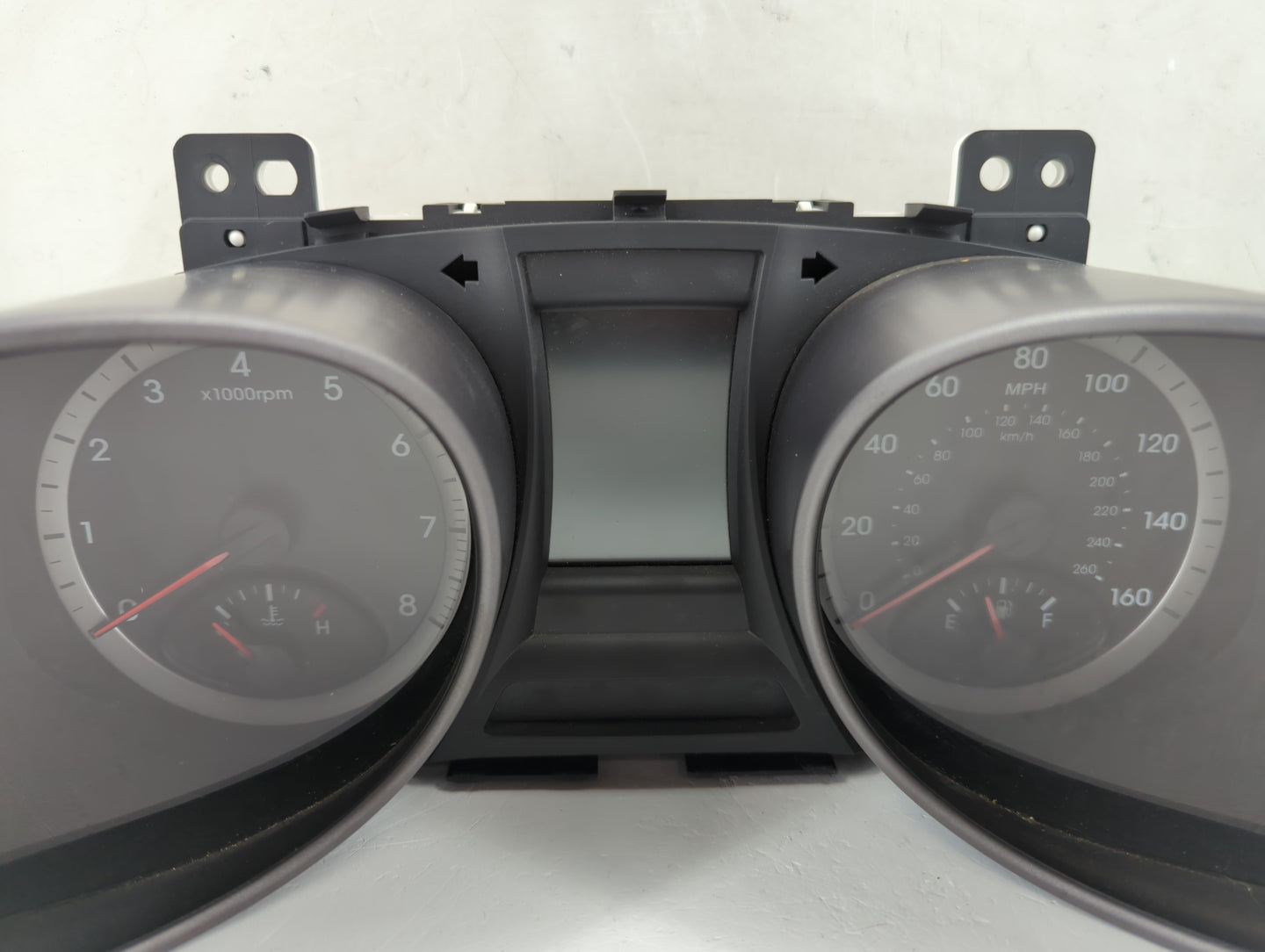 2015-2016 Hyundai Santa Fe Instrument Cluster Speedometer Gauges P/N:94001-4Z300 Fits Fits 2015 2016 OEM Used Auto Parts - O