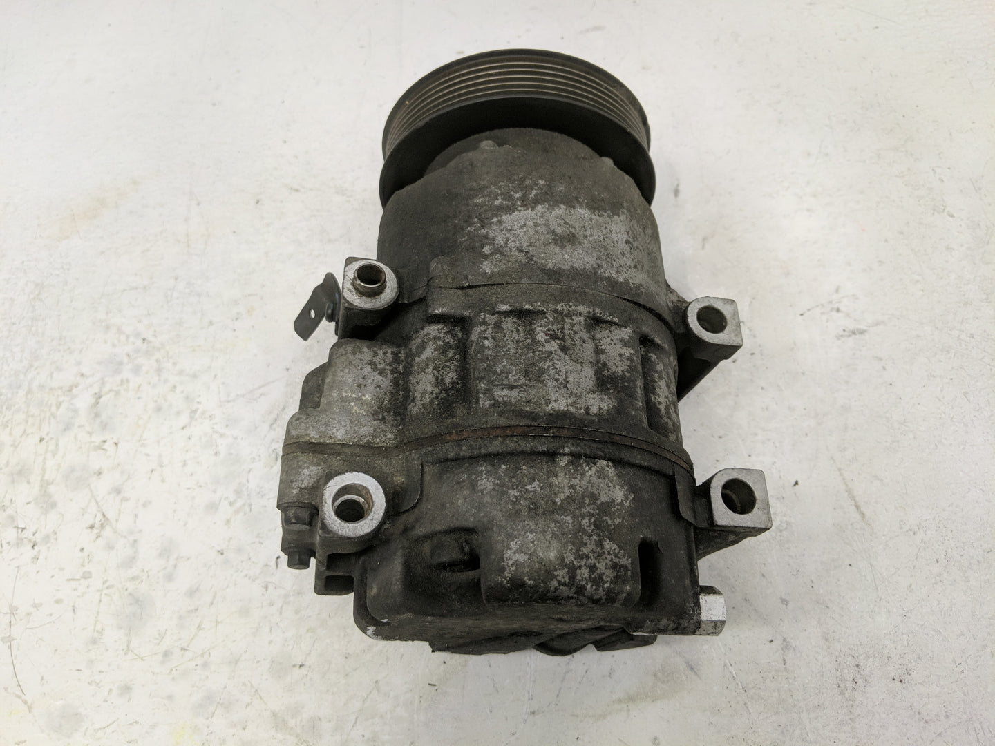2013-2018 Hyundai Santa Fe Air Conditioning A/c Ac Compressor Oem - Oemusedautoparts1.com
