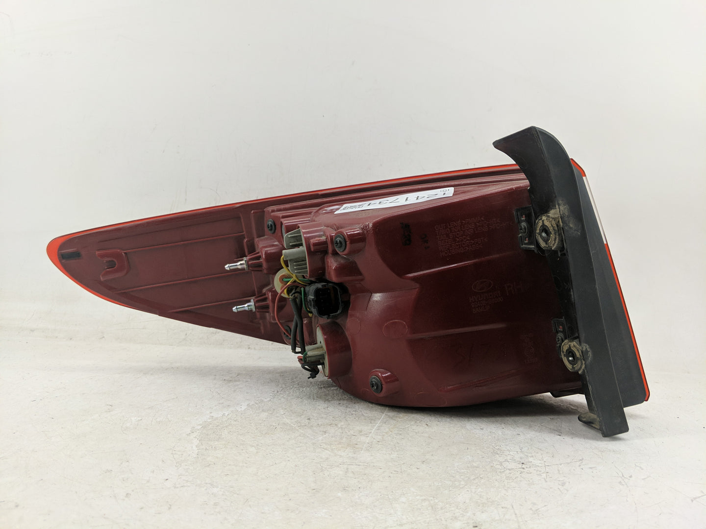 2013-2016 Hyundai Santa Fe Tail Light Assembly Passenger Right OEM Fits Fits 2013 2014 2015 2016 OEM Used Auto Parts - Oemus