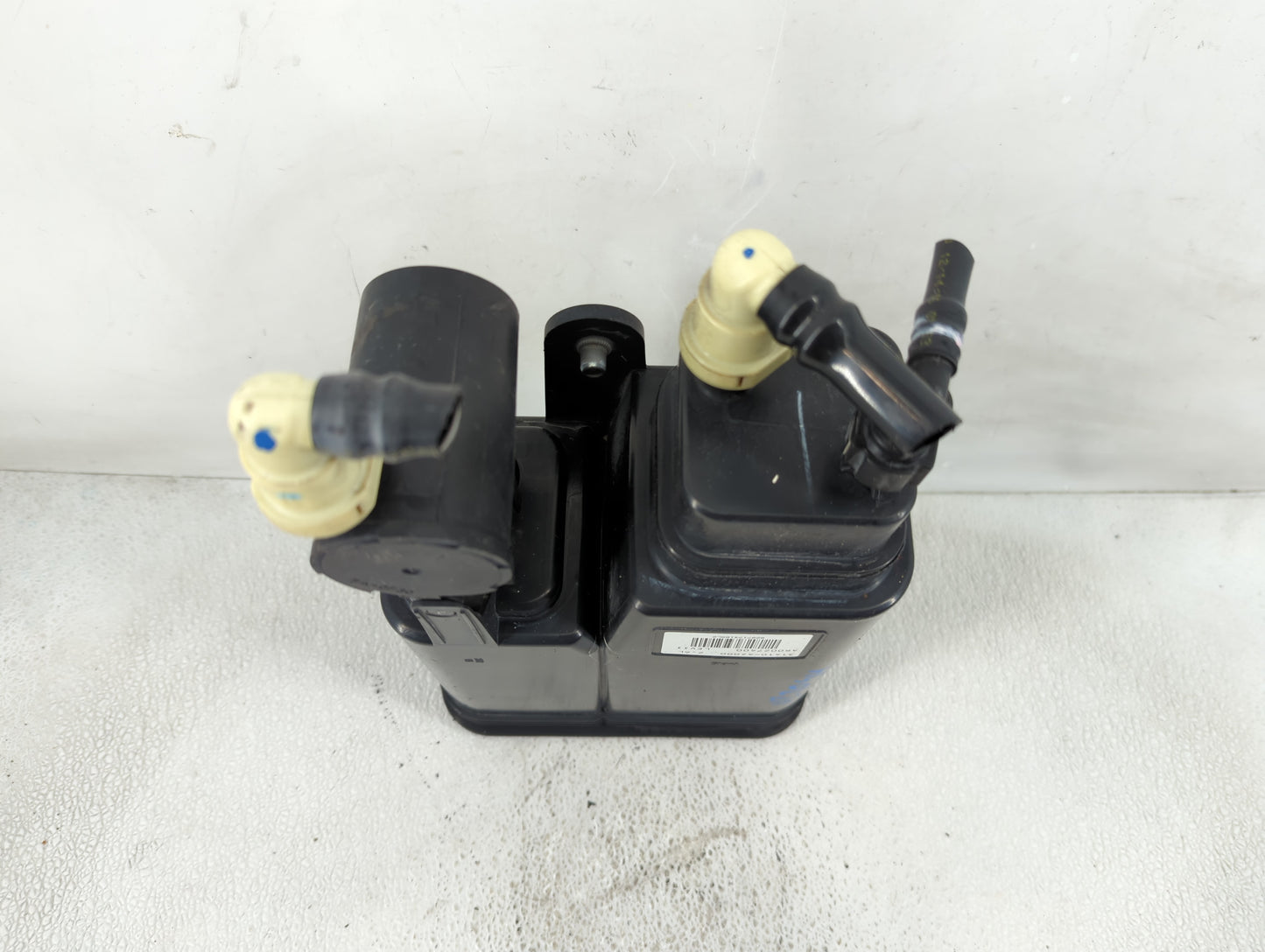 2016 Hyundai Santa Fe Fuel Vapor Charcoal Canister - Oemusedautoparts1.com