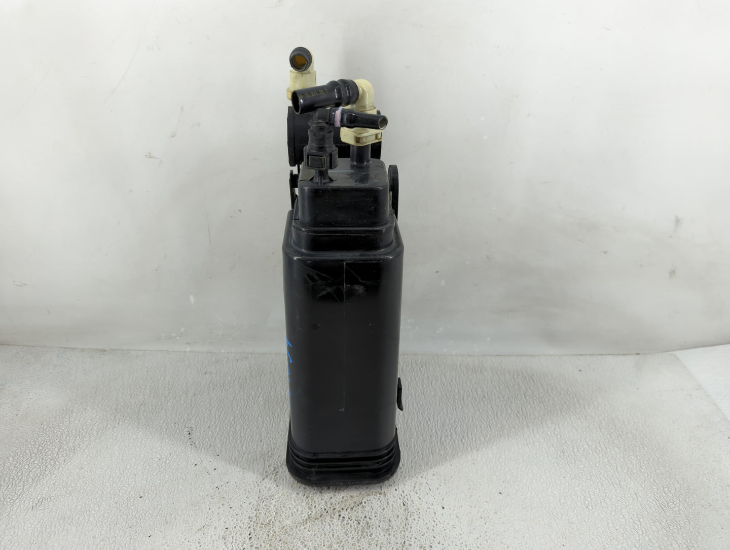 2016 Hyundai Santa Fe Fuel Vapor Charcoal Canister - Oemusedautoparts1.com