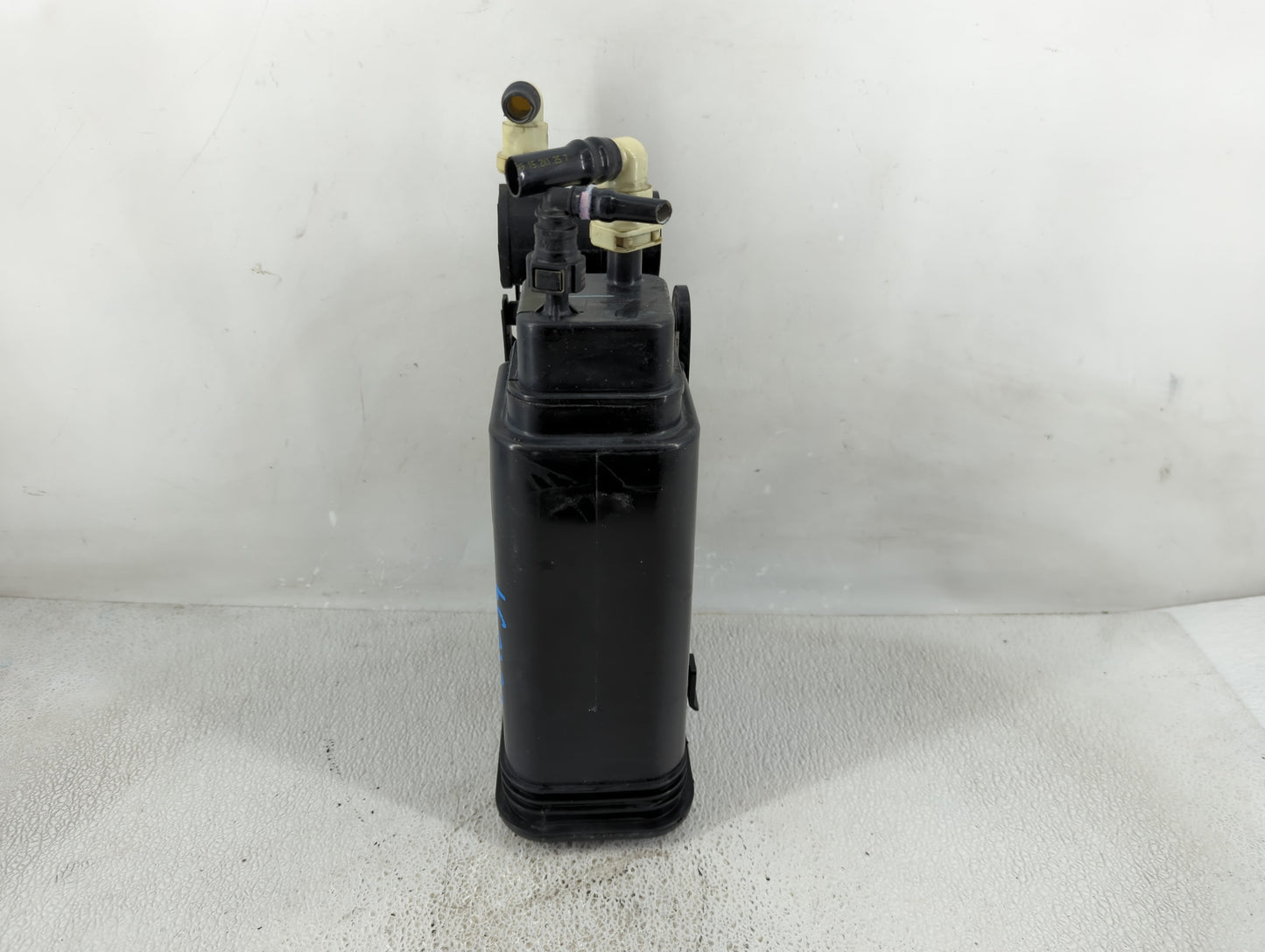 2016 Hyundai Santa Fe Fuel Vapor Charcoal Canister - Oemusedautoparts1.com