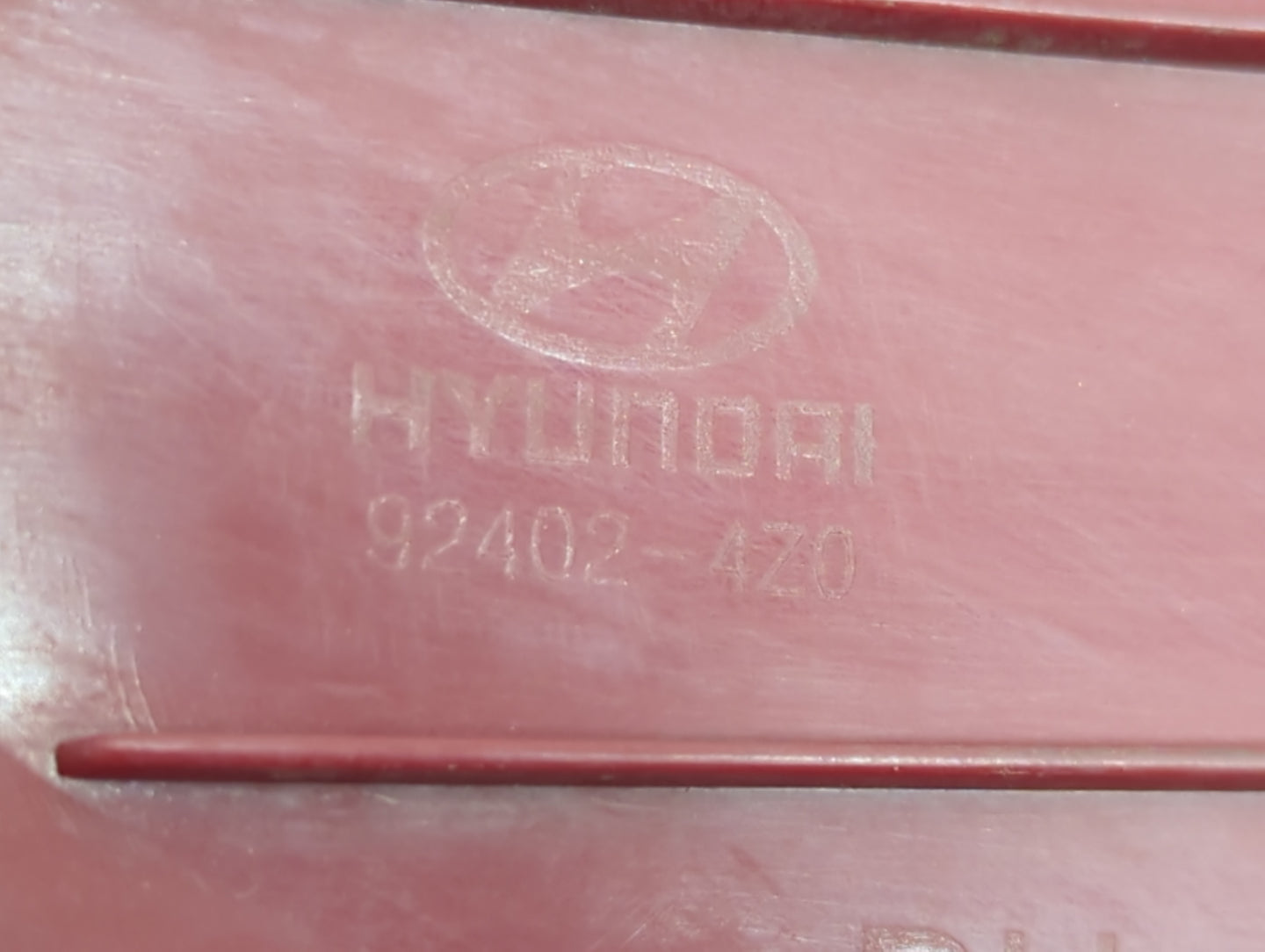 2013-2016 Hyundai Santa Fe Tail Light Assembly Passenger Right OEM P/N:92402-4Z0 Fits Fits 2013 2014 2015 2016 OEM Used Auto