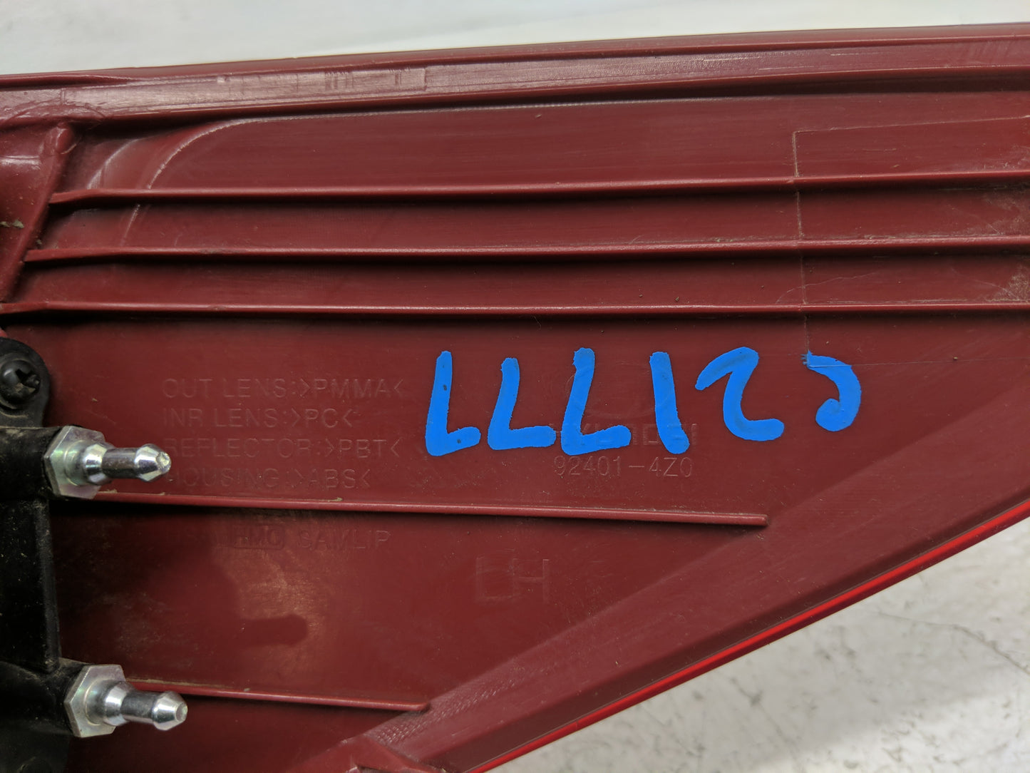 2013-2016 Hyundai Santa Fe Tail Light Assembly Driver Left OEM P/N:92401-4Z0 Fits Fits 2013 2014 2015 2016 OEM Used Auto Par