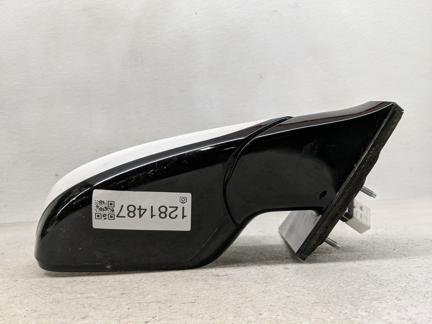2013-2016 Hyundai Santa Fe Passenger Side View Mirror - Right Door Mirror OEM Used - Oemusedautoparts1.com