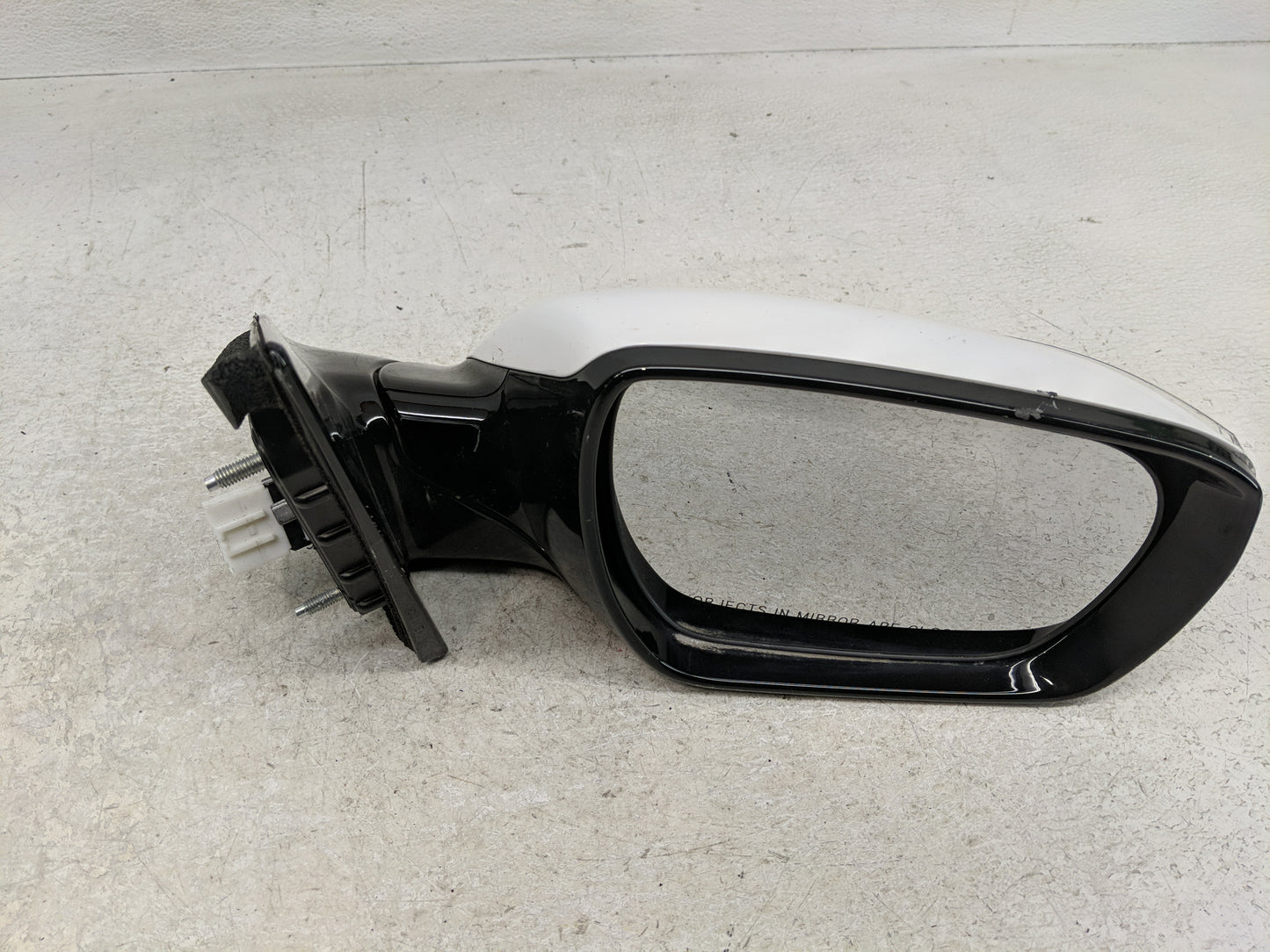 2013-2016 Hyundai Santa Fe Passenger Side View Mirror - Right Door Mirror OEM Used - Oemusedautoparts1.com