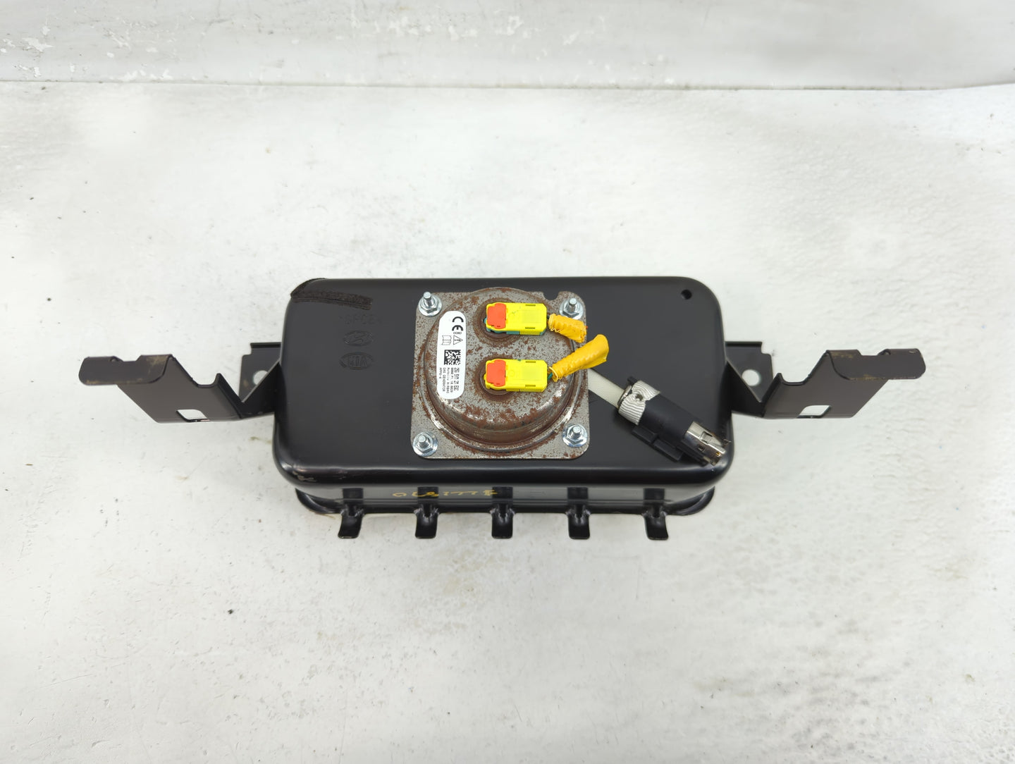 2013-2018 Hyundai Santa Fe Air Bag Passenger Right Dashboard OEM P/N:84530-B8500 Fits Fits 2013 2014 2015 2016 2017 2018 OEM