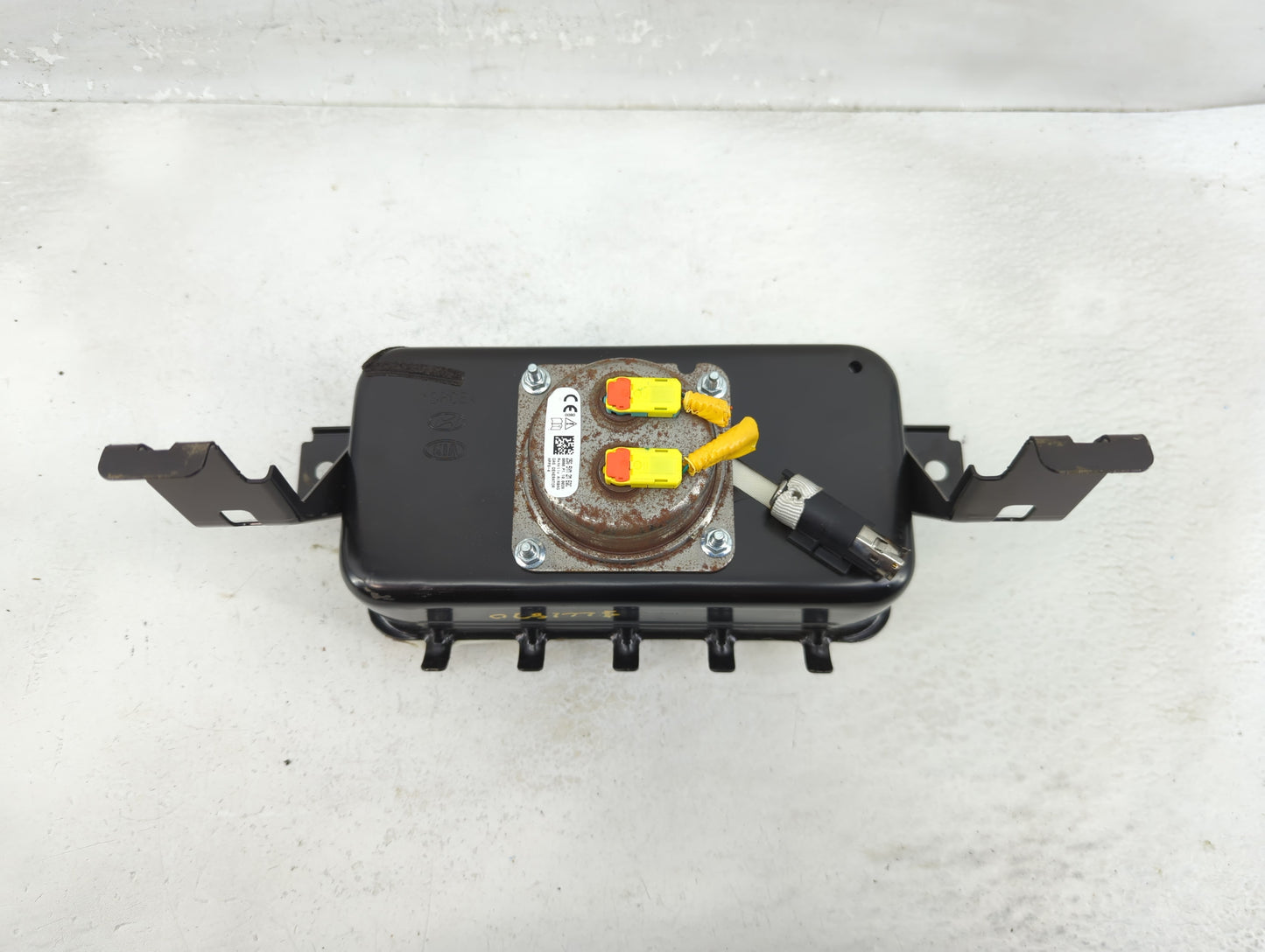 2013-2018 Hyundai Santa Fe Air Bag Passenger Right Dashboard OEM P/N:84530-B8500 Fits Fits 2013 2014 2015 2016 2017 2018 OEM
