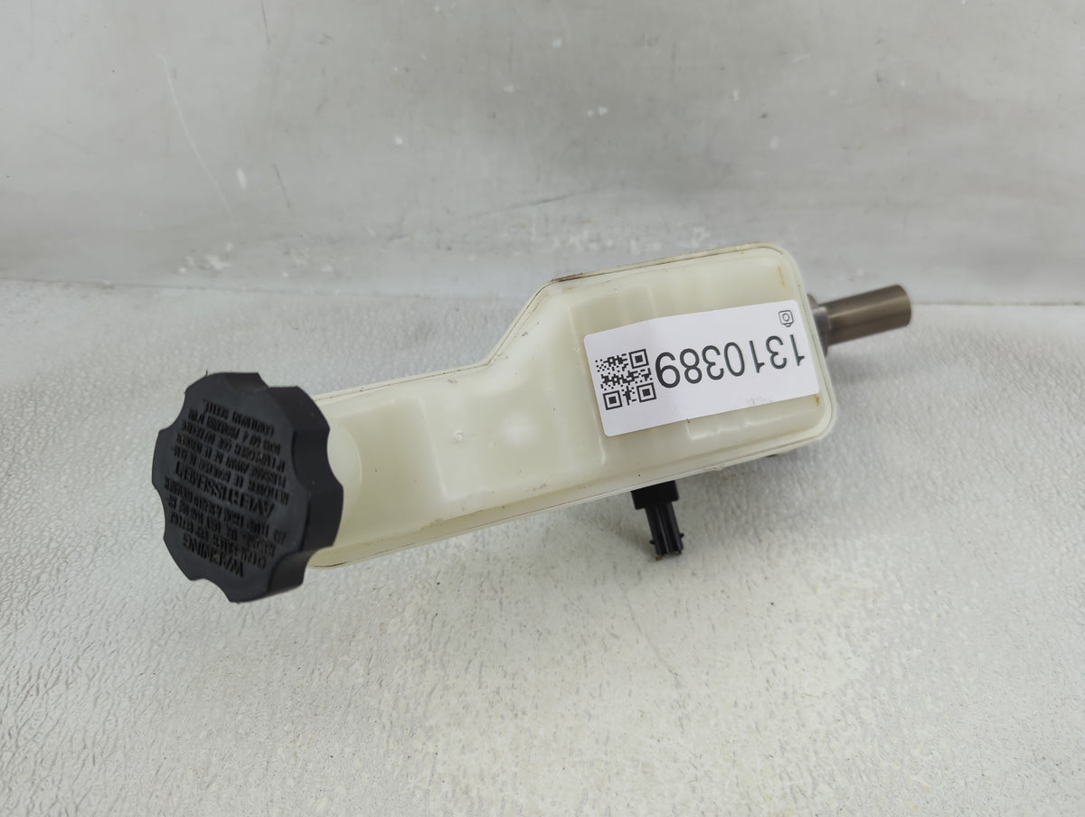 2013-2019 Hyundai Santa Fe Brake Master Cylinder 1310389 - Oemusedautoparts1.com