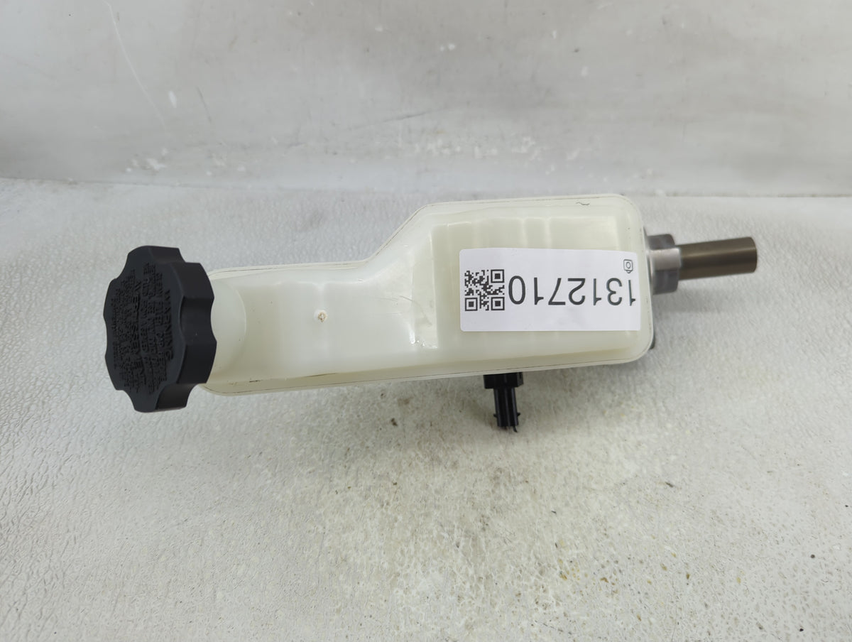 2013-2019 Hyundai Santa Fe Brake Master Cylinder 1312710 - Oemusedautoparts1.com