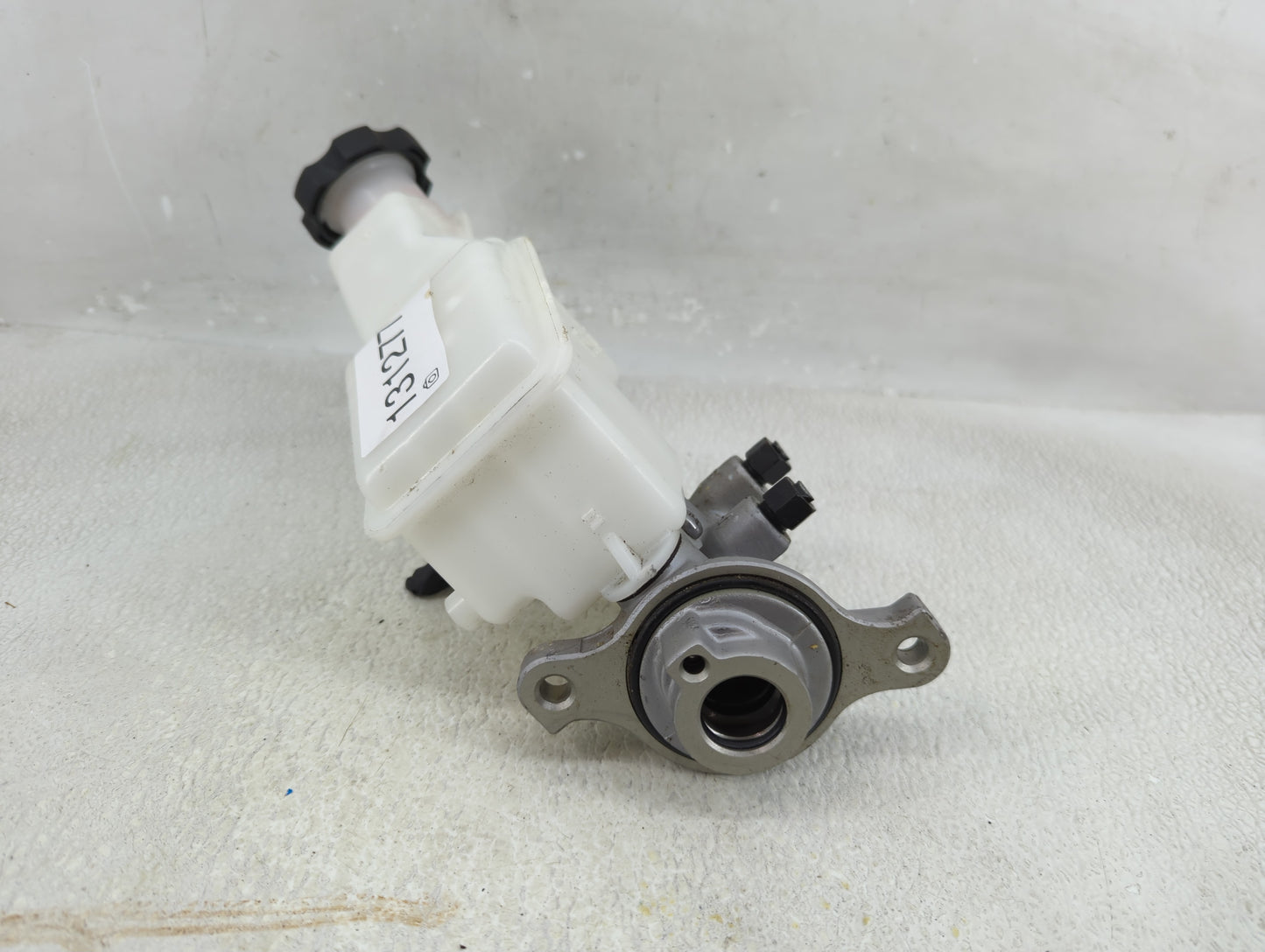 2013-2019 Hyundai Santa Fe Brake Master Cylinder 1312779 - Oemusedautoparts1.com