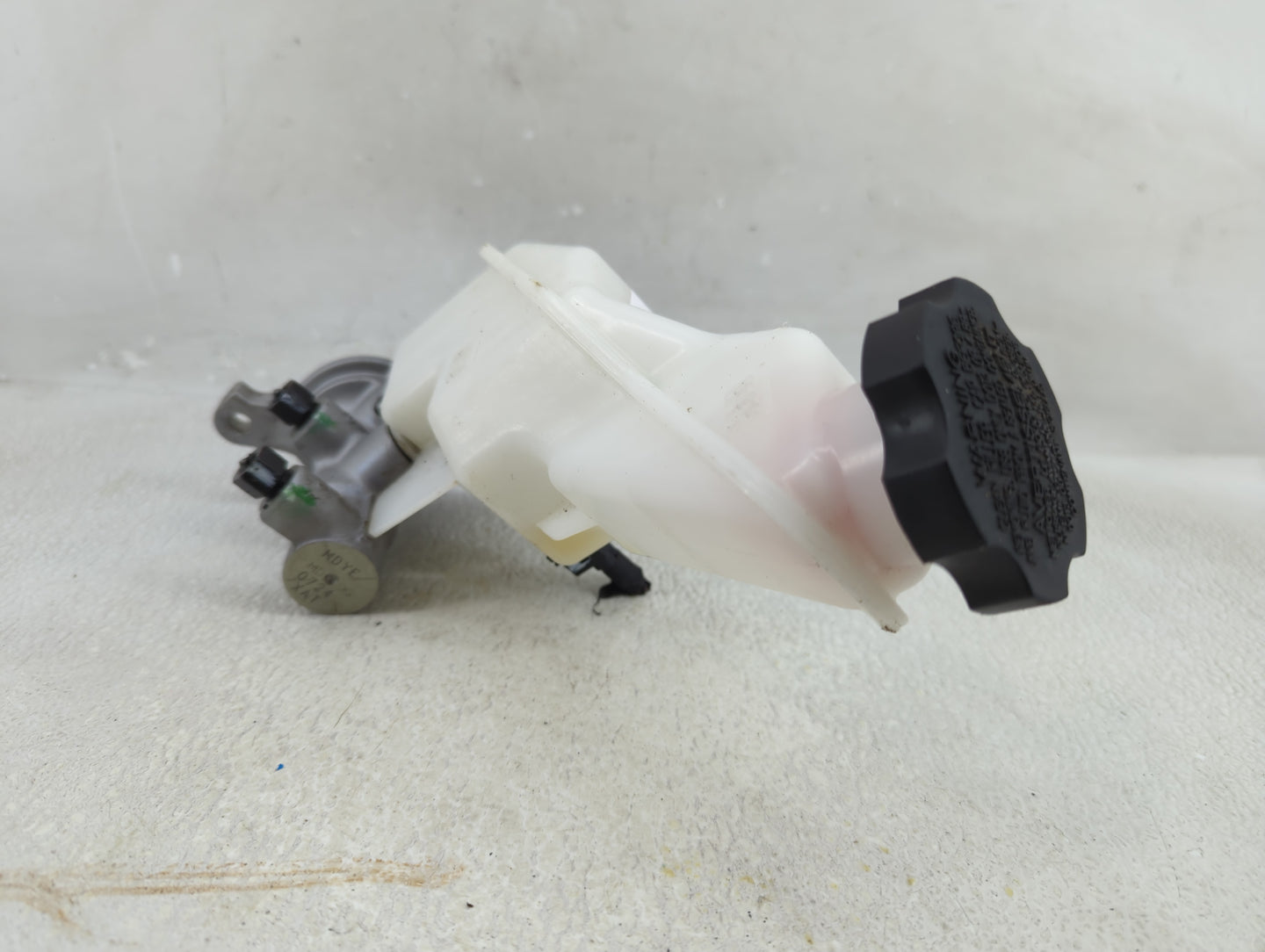 2013-2019 Hyundai Santa Fe Brake Master Cylinder 1312779 - Oemusedautoparts1.com