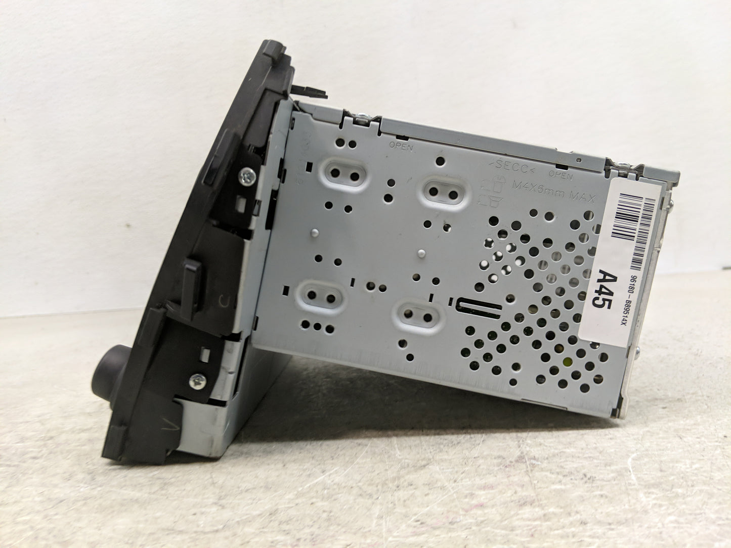 2013-2016 Hyundai Santa Fe Radio AM FM Cd Player Receiver Replacement P/N:96180B8950 Fits Fits 2013 2014 2015 2016 OEM Used 
