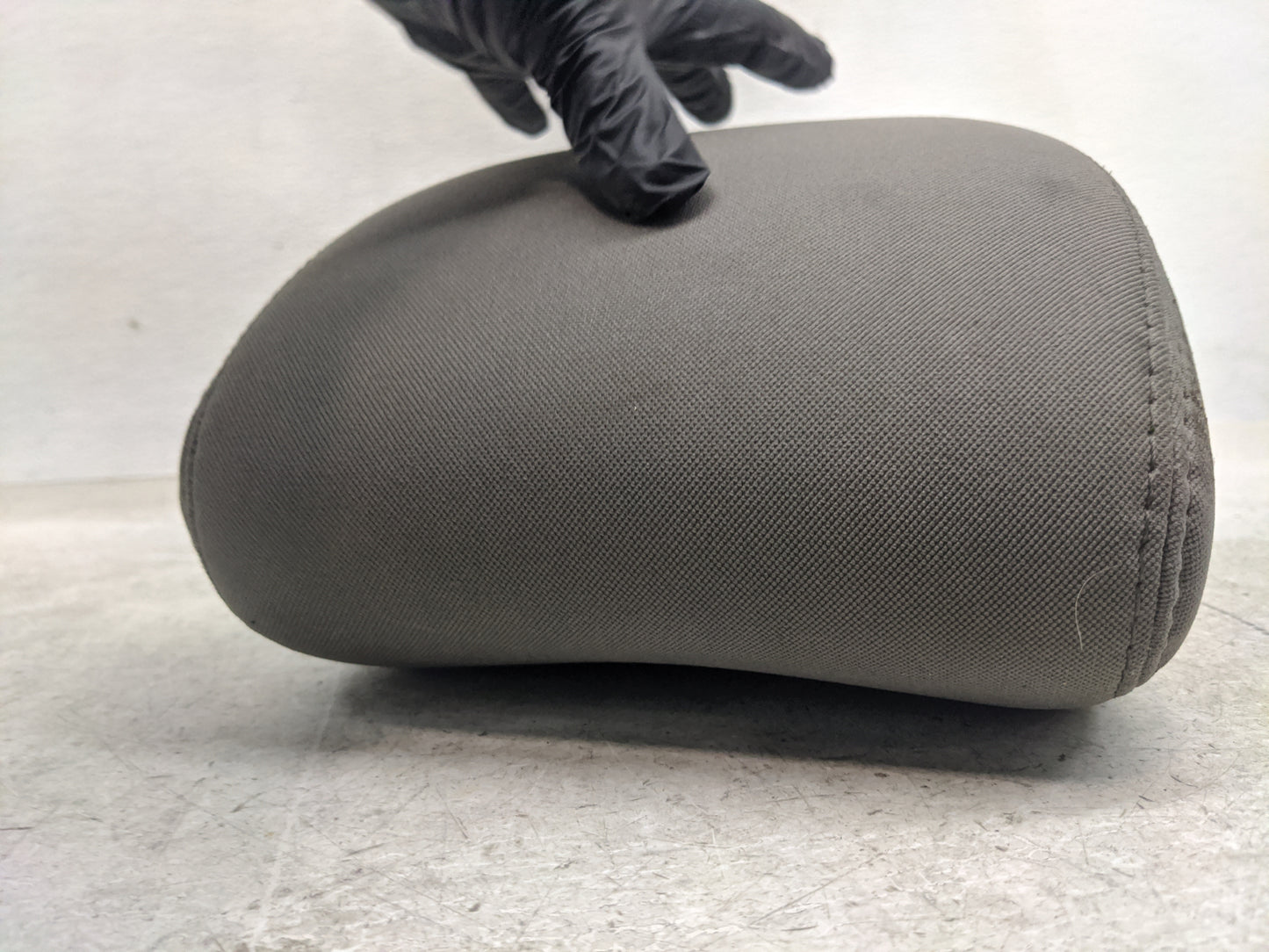 2016 Hyundai Santa Fe Headrest Head Rest Front Driver Passenger Seat Fits OEM Used Auto Parts - Oemusedautoparts1.com