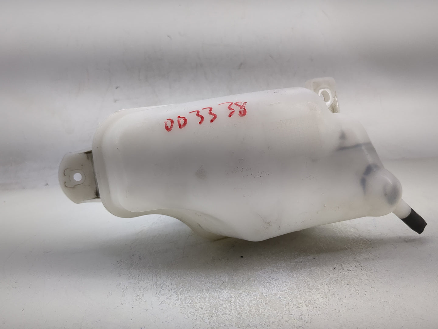 2013-2018 Hyundai Santa Fe Windshield Washer Fluid Reservoir Bottle Oem - Oemusedautoparts1.com