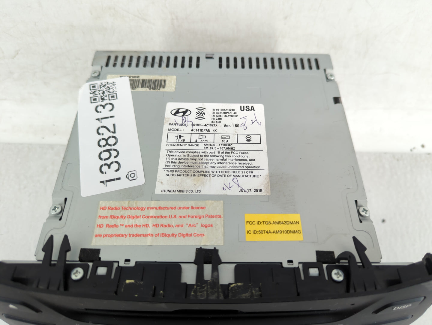 2015-2016 Hyundai Santa Fe Radio AM FM Cd Player Receiver Replacement P/N:96180-4Z1024X Fits Fits 2015 2016 OEM Used Auto Pa