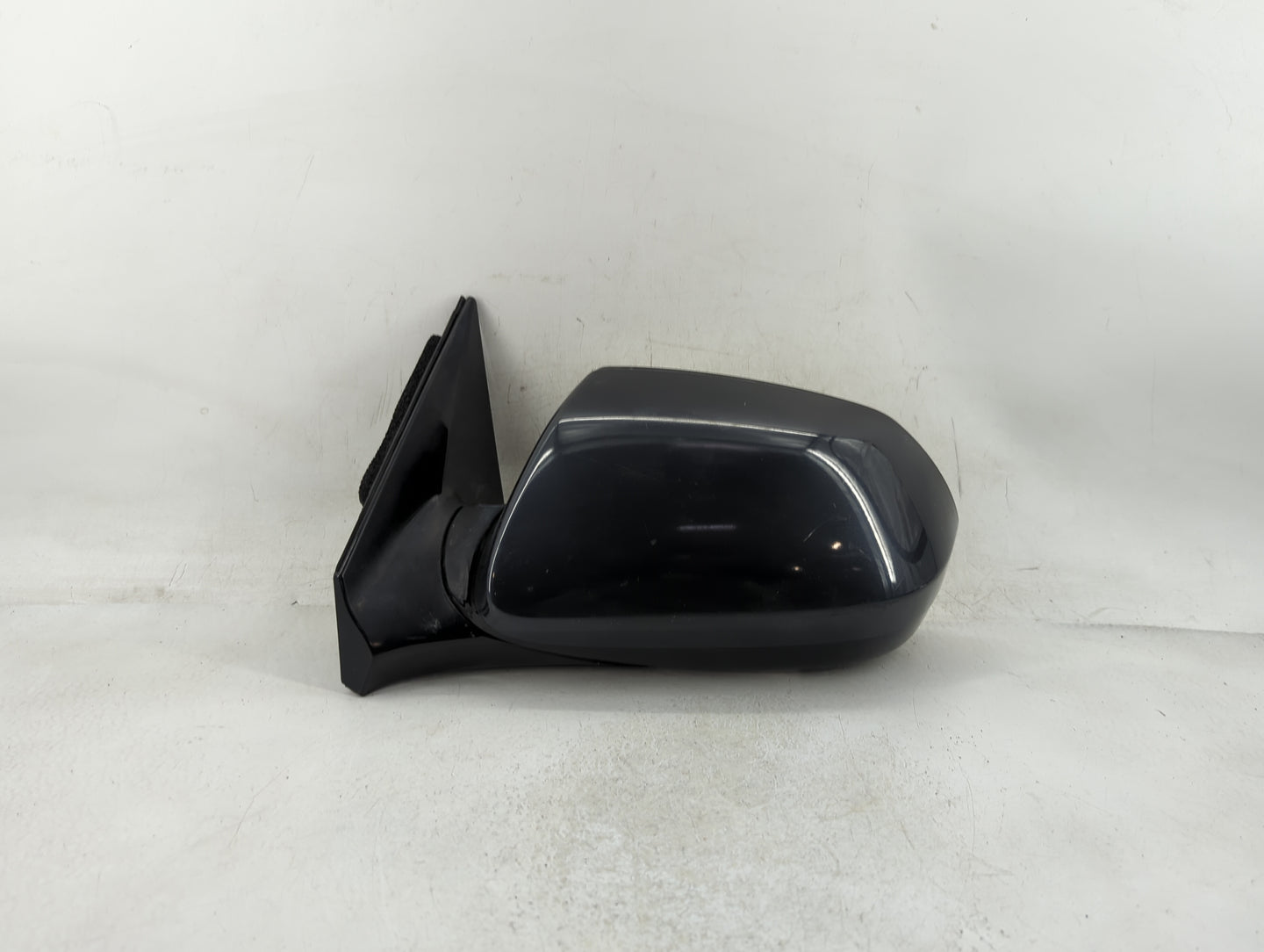 2015-2018 Hyundai Santa Fe Driver Side View Mirror - Left Door Mirror OEM Used - Oemusedautoparts1.com