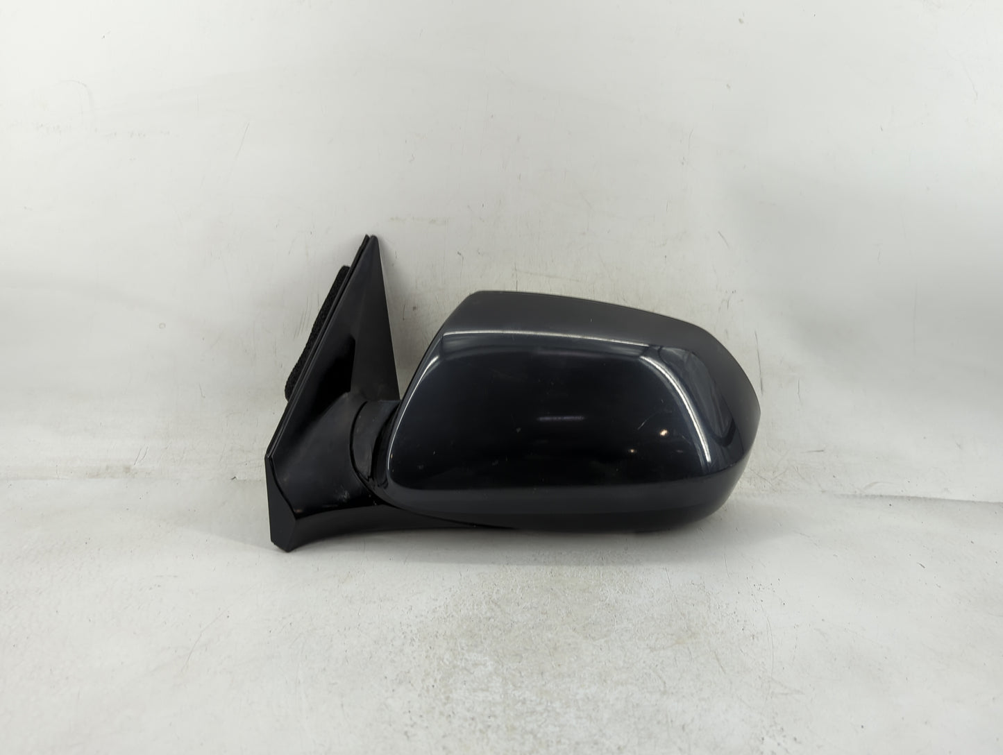 2015-2018 Hyundai Santa Fe Driver Side View Mirror - Left Door Mirror OEM Used - Oemusedautoparts1.com