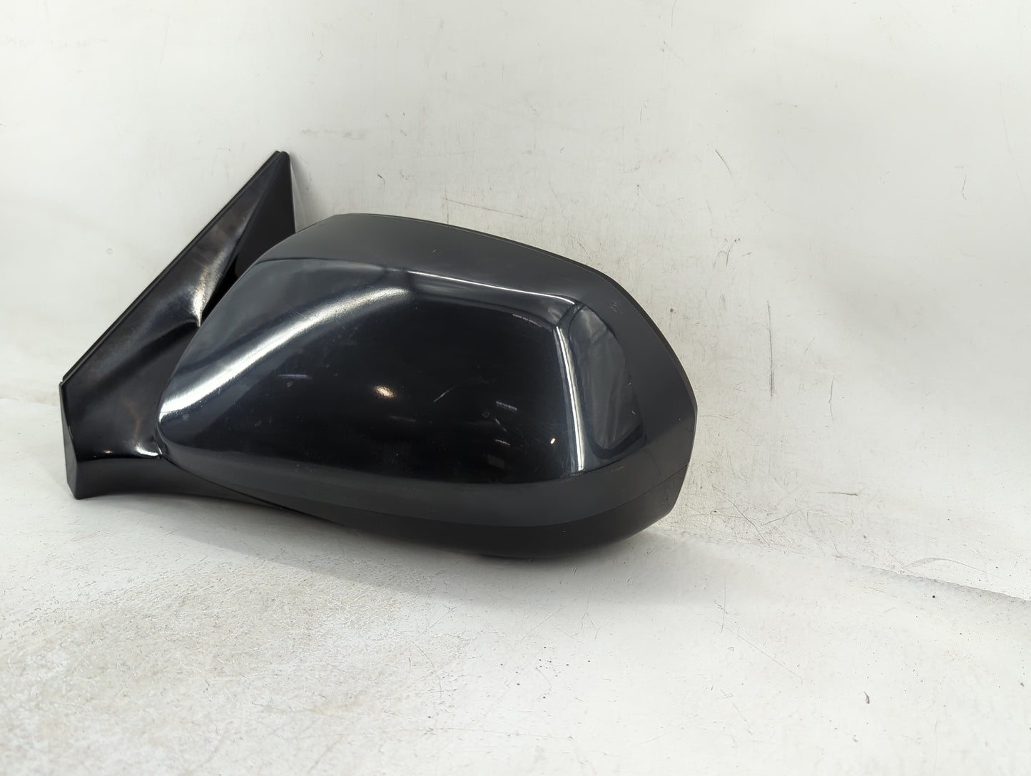 2015-2018 Hyundai Santa Fe Driver Side View Mirror - Left Door Mirror OEM Used - Oemusedautoparts1.com