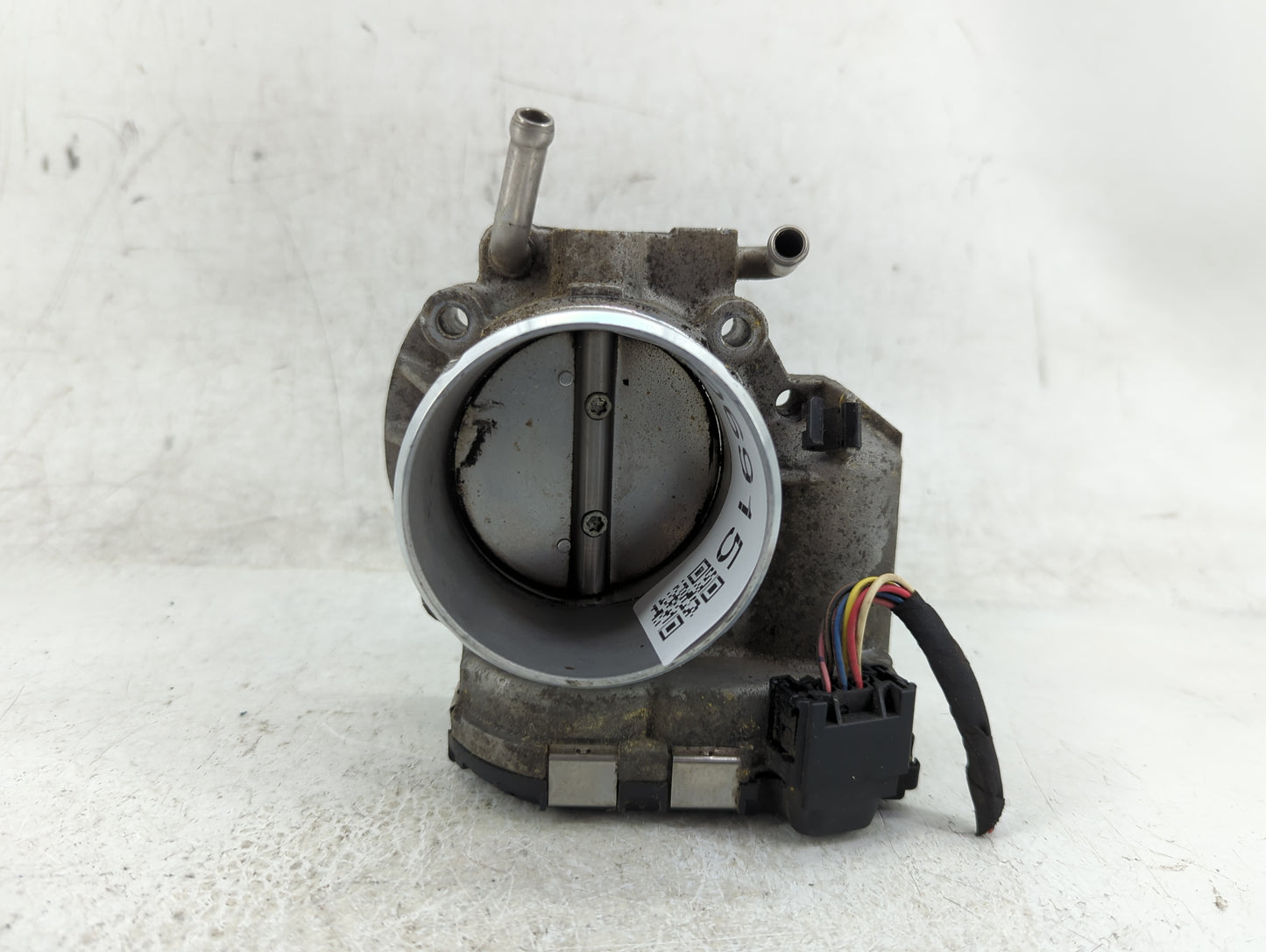 2016 Hyundai Santa Fe Throttle Body P/N:35100-2G700 Fits Fits 2011 2012 2013 2014 2015 OEM Used Auto Parts - Oemusedautopart