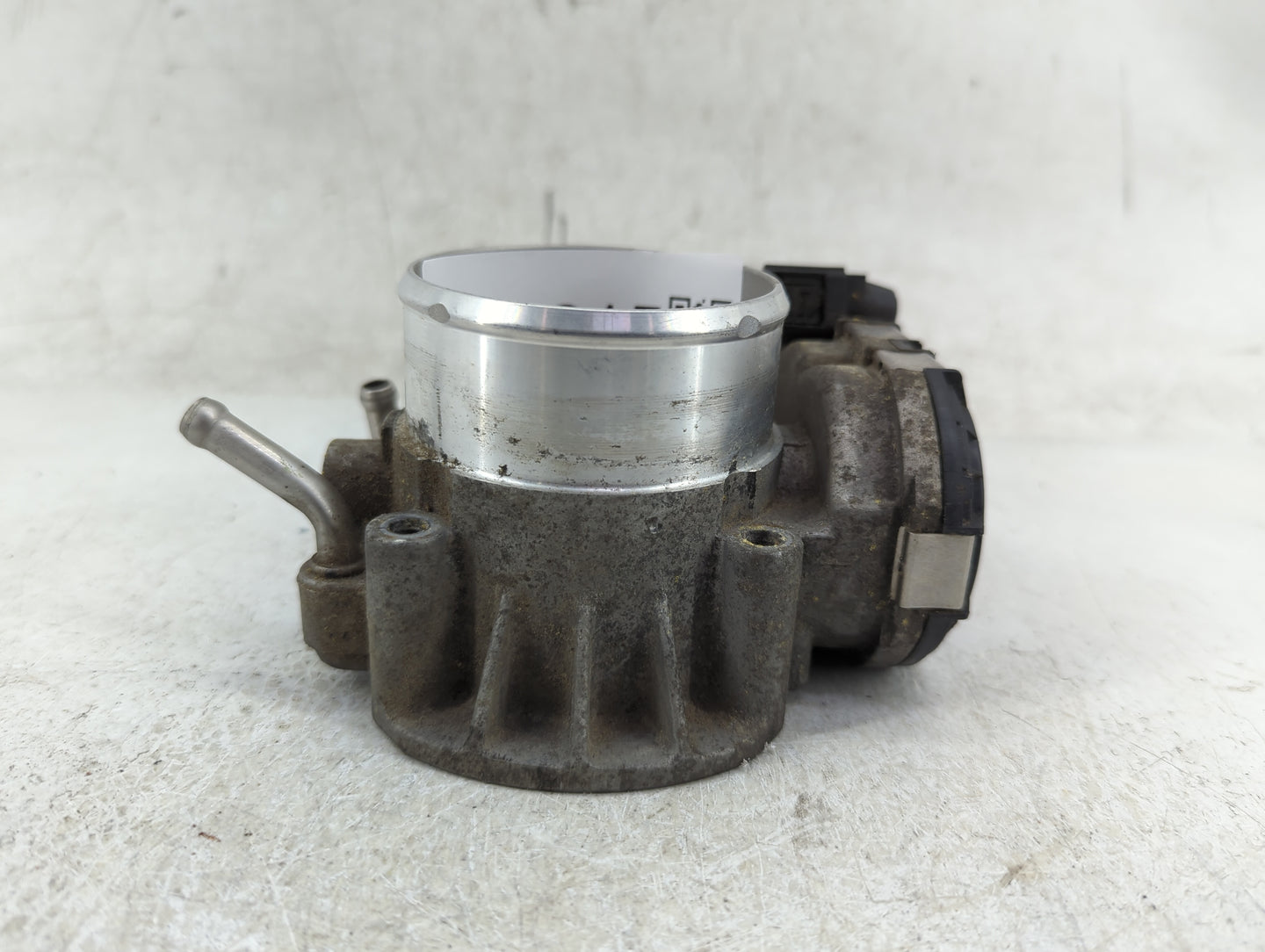 2016 Hyundai Santa Fe Throttle Body P/N:35100-2G700 Fits Fits 2011 2012 2013 2014 2015 OEM Used Auto Parts - Oemusedautopart