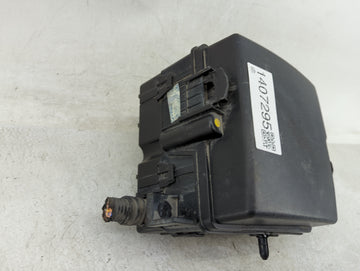 2016 Hyundai Santa Fe Fusebox Fuse Box Panel Relay Module Fits OEM Used Auto Parts
