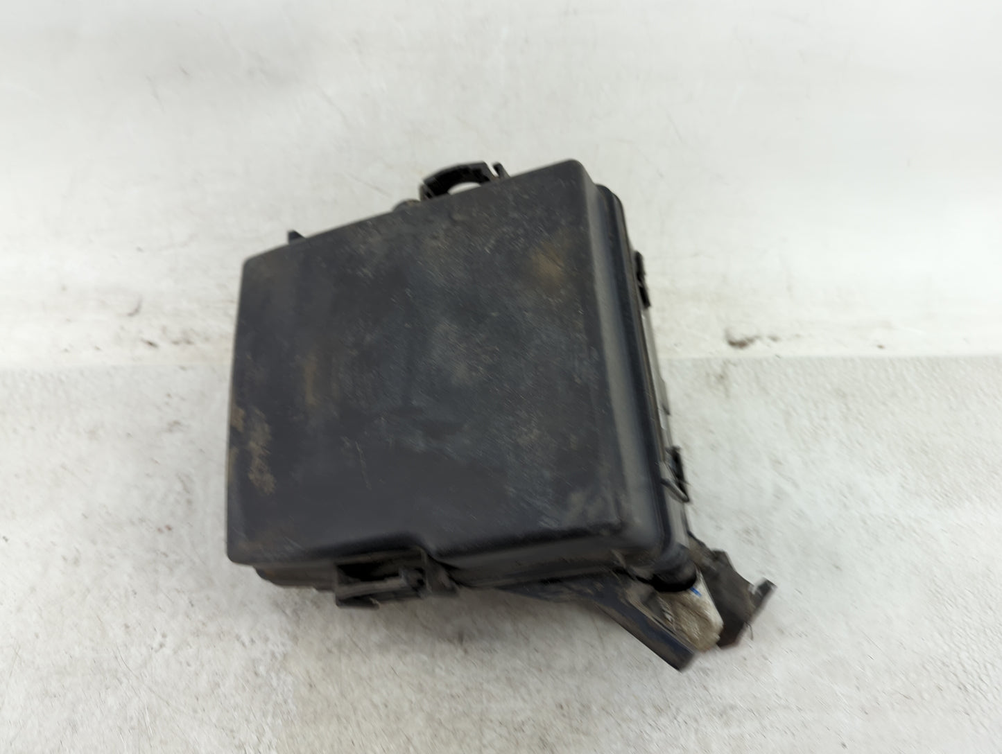 2016 Hyundai Santa Fe Fusebox Fuse Box Panel Relay Module Fits OEM Used Auto Parts - Oemusedautoparts1.com