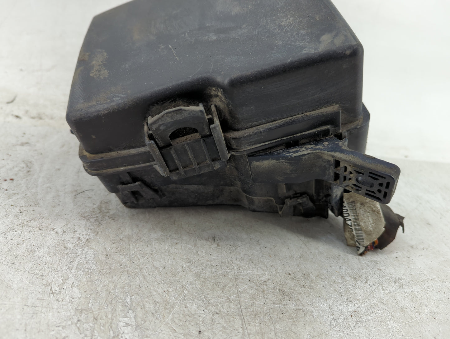 2016 Hyundai Santa Fe Fusebox Fuse Box Panel Relay Module Fits OEM Used Auto Parts - Oemusedautoparts1.com
