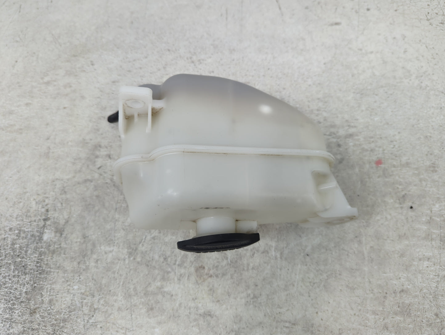 2013 Hyundai Santa Fe Radiator Coolant Overflow Expansion Tank Bottle 1409763 - Oemusedautoparts1.com