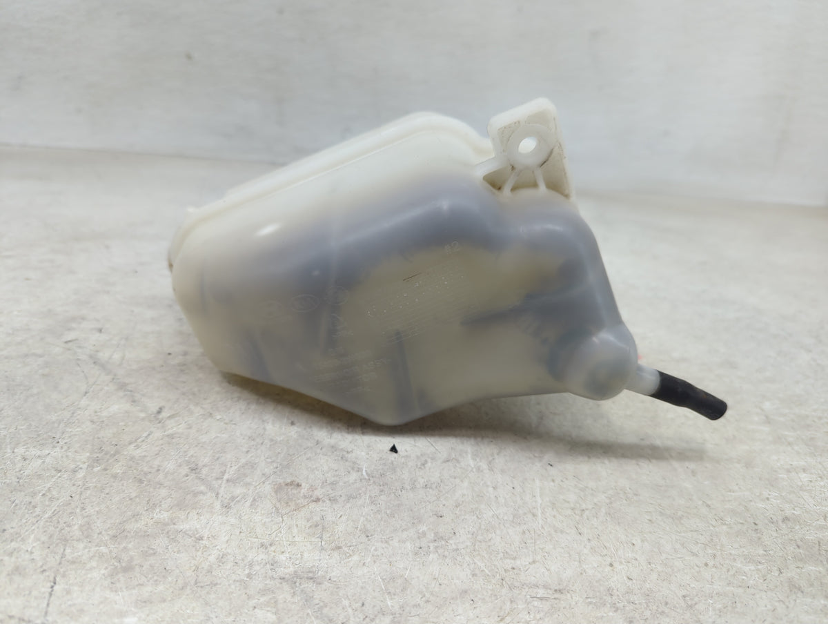 2013 Hyundai Santa Fe Radiator Coolant Overflow Expansion Tank Bottle 1409763 - Oemusedautoparts1.com