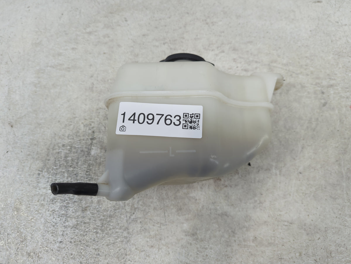 2013 Hyundai Santa Fe Radiator Coolant Overflow Expansion Tank Bottle 1409763 - Oemusedautoparts1.com