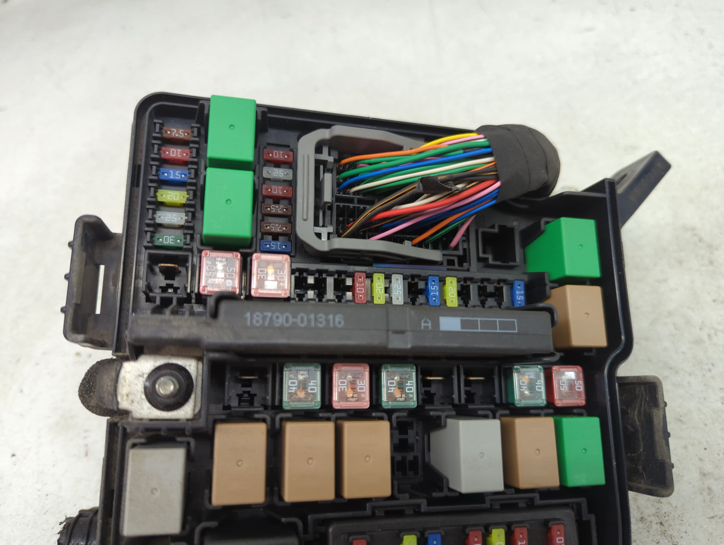 2016 Hyundai Santa Fe Fusebox Fuse Box Panel Relay Module P/N:91941-4Z011 Fits OEM Used Auto Parts - Oemusedautoparts1.com