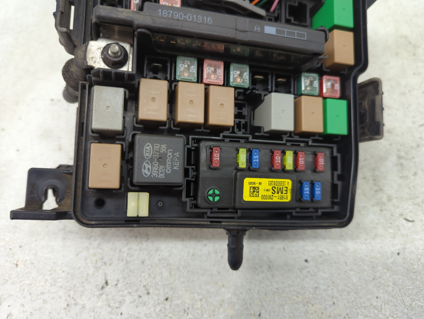 2016 Hyundai Santa Fe Fusebox Fuse Box Panel Relay Module P/N:91941-4Z011 Fits OEM Used Auto Parts - Oemusedautoparts1.com