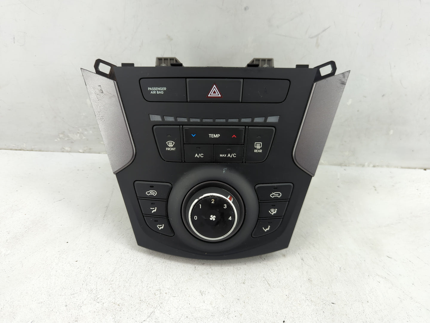 2013-2016 Hyundai Santa Fe Climate Control Module Temperature AC/Heater Replacement P/N:97250-4Z000 Fits Fits 2013 2014 2015