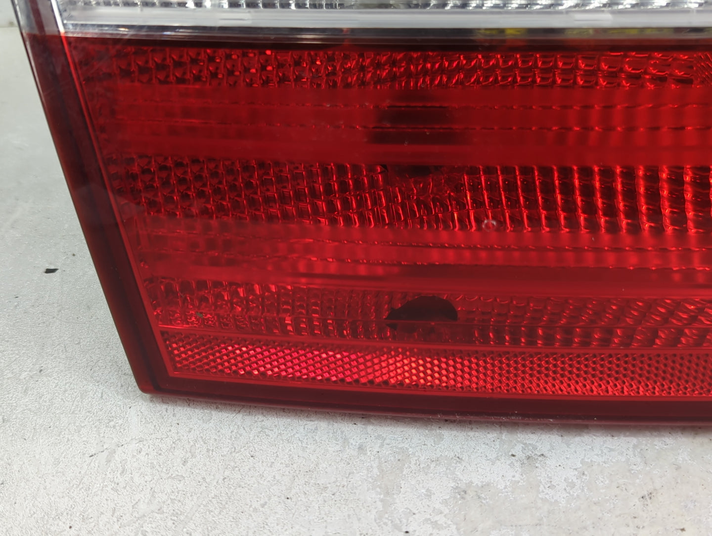 2013-2016 Hyundai Santa Fe Tail Light Assembly Driver Left OEM Fits Fits 2013 2014 2015 2016 OEM Used Auto Parts - Oemusedau