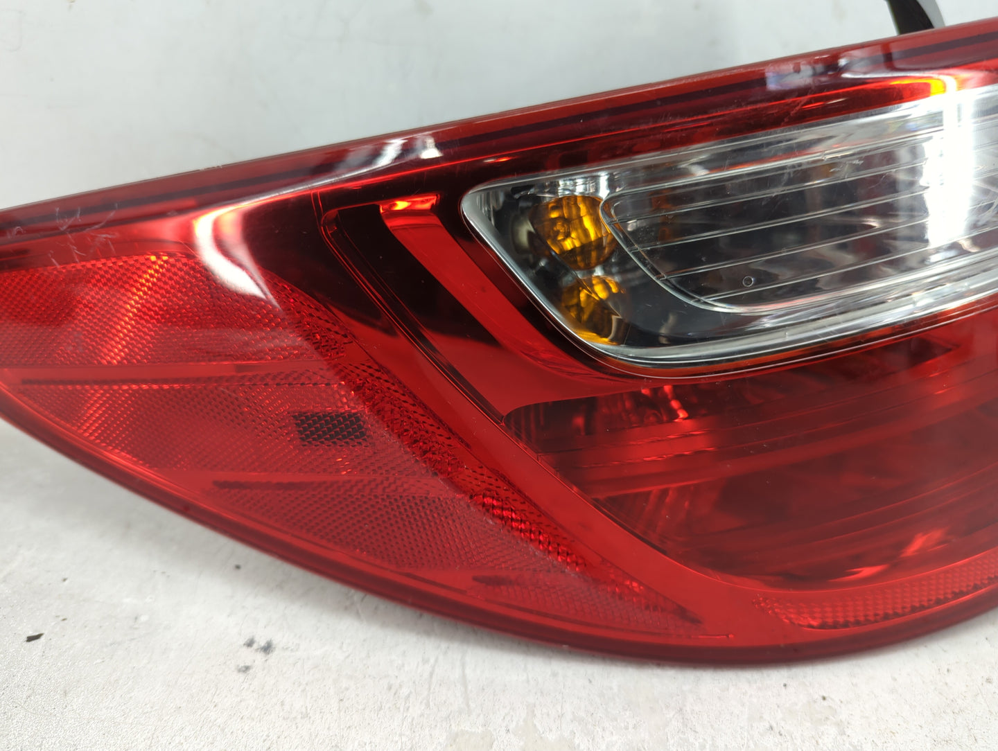 2013-2016 Hyundai Santa Fe Tail Light Assembly Driver Left OEM P/N:92401-B8000 Fits Fits 2013 2014 2015 2016 OEM Used Auto P