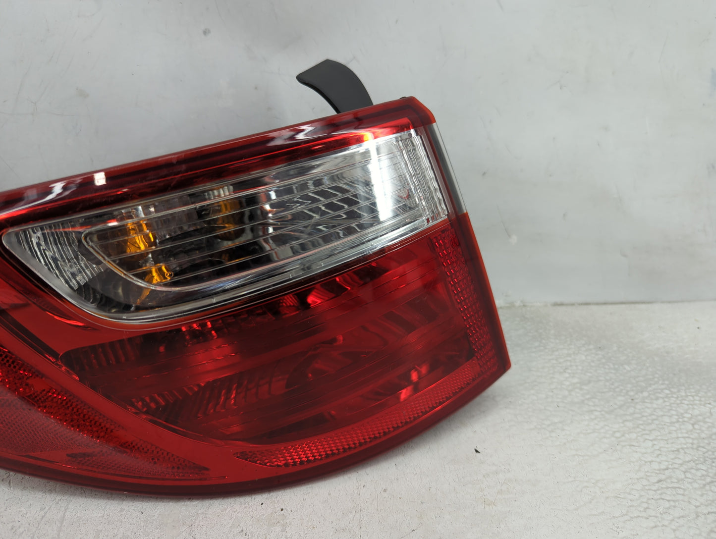 2013-2016 Hyundai Santa Fe Tail Light Assembly Driver Left OEM P/N:92401-B8000 Fits Fits 2013 2014 2015 2016 OEM Used Auto P