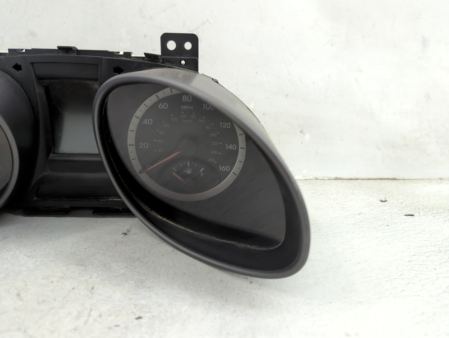 2015-2016 Hyundai Santa Fe Instrument Cluster Speedometer Gauges P/N:94001-4Z300 TN157570-4201 Miles: Fits Fits 2015 2016 OE