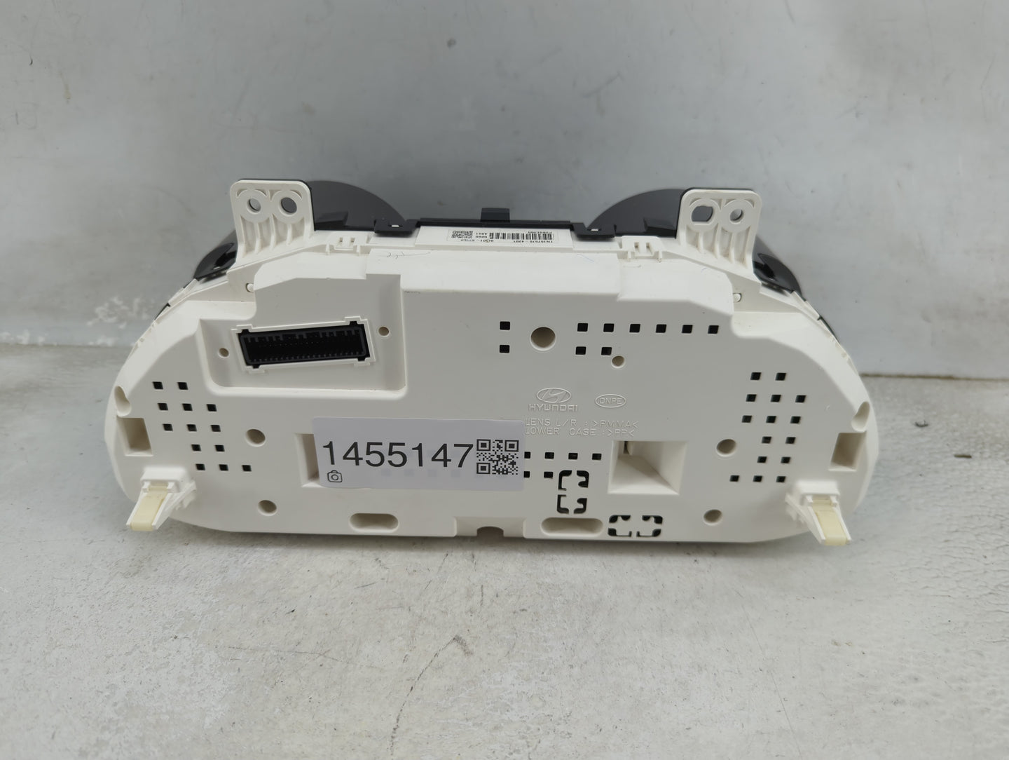 2015-2016 Hyundai Santa Fe Instrument Cluster Speedometer Gauges P/N:94001-4Z300 TN157570-4201 Miles: Fits Fits 2015 2016 OE