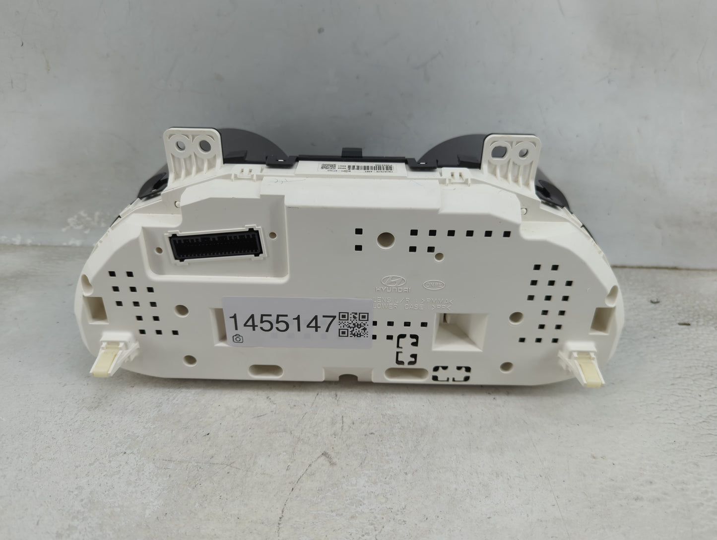 2015-2016 Hyundai Santa Fe Instrument Cluster Speedometer Gauges P/N:94001-4Z300 TN157570-4201 Miles: Fits Fits 2015 2016 OE
