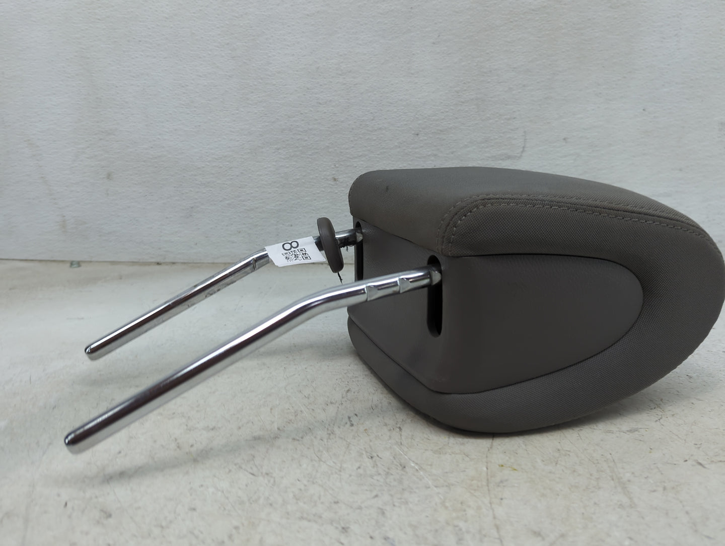2016 Hyundai Santa Fe Headrest Head Rest Front Driver Seat Gray - Oemusedautoparts1.com